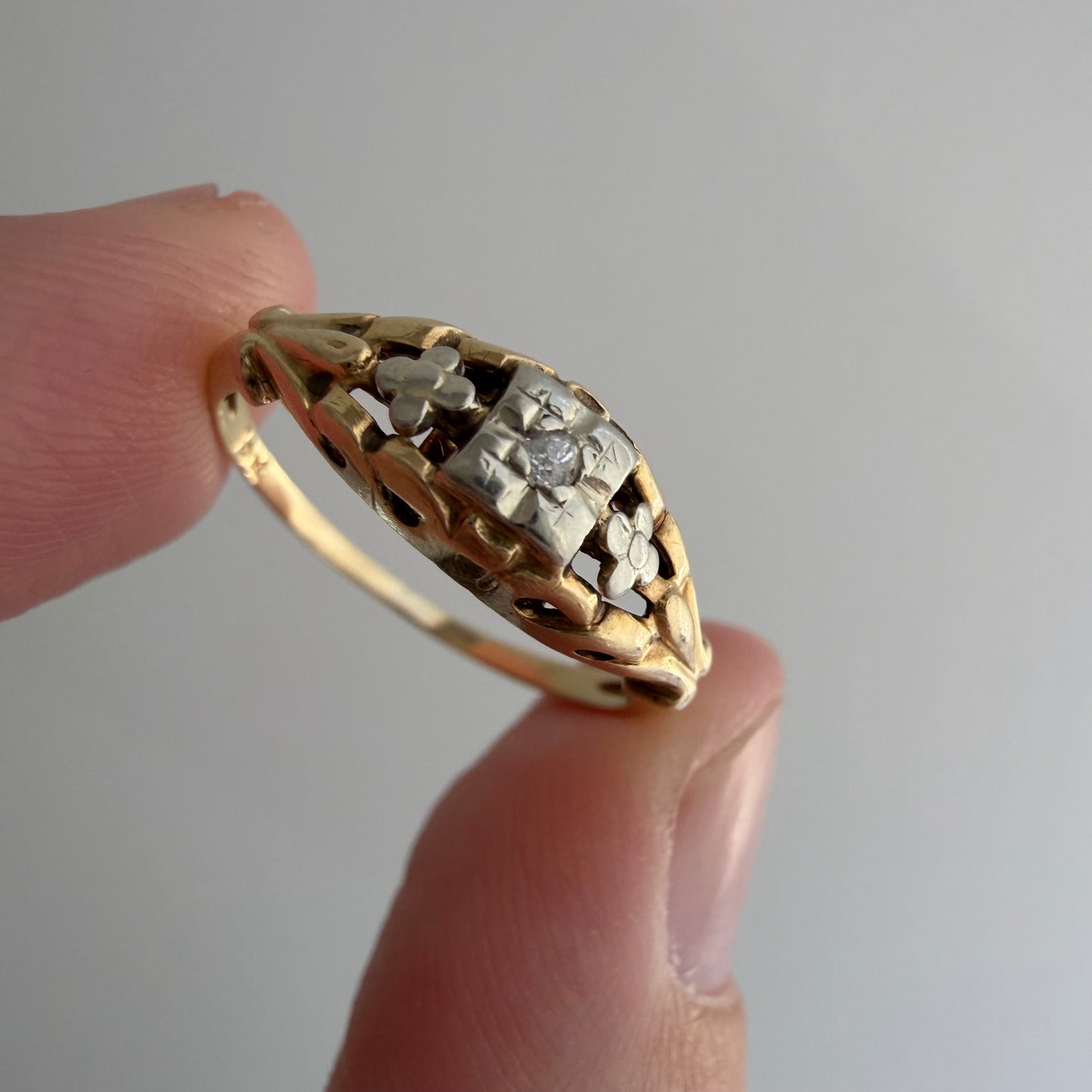 V I N T A G E // late deco bloom / two tone 14k and diamond floral solitaire ring / size 5.25