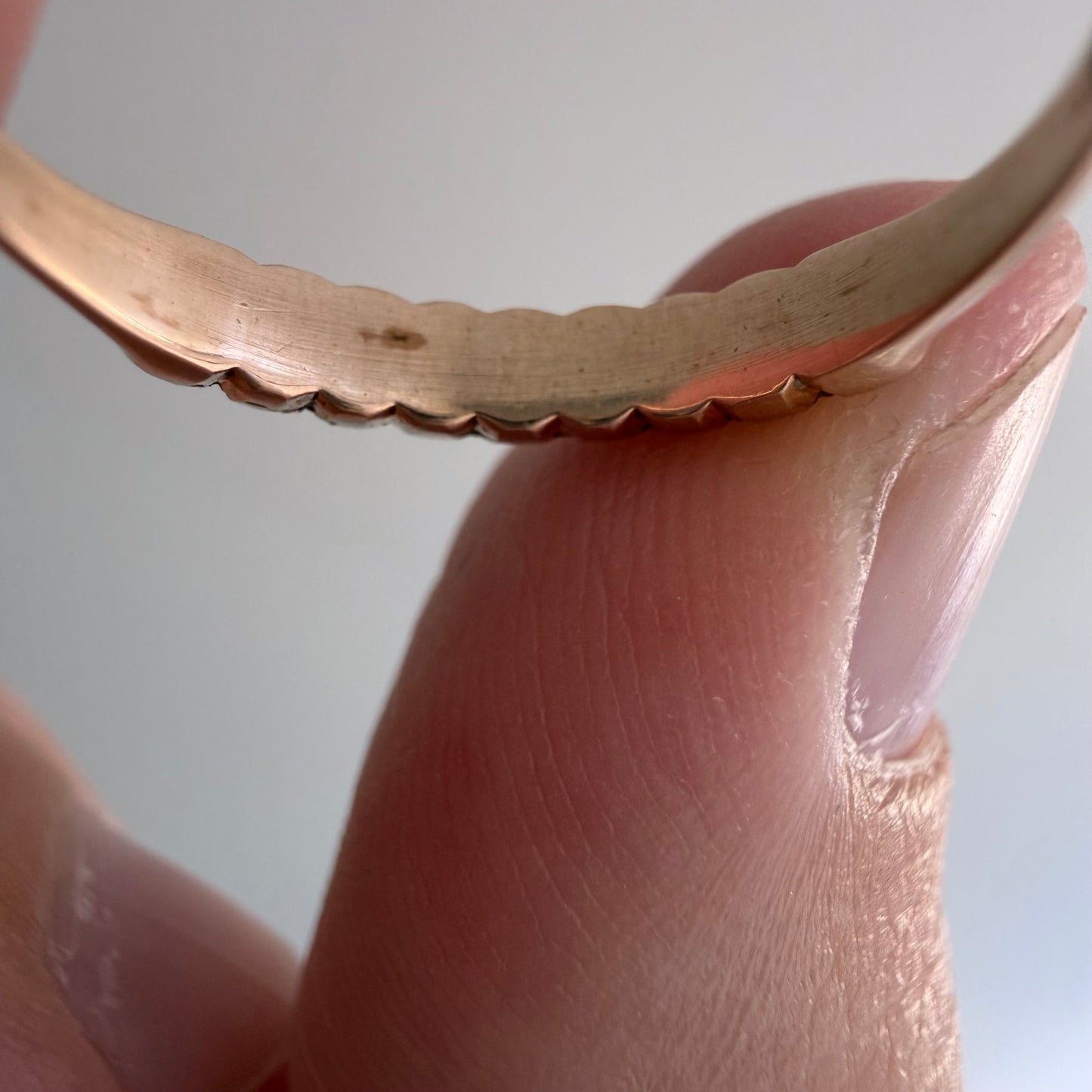 A N T I Q U E // rainbow magic / 10k rose gold band with opals / size 4