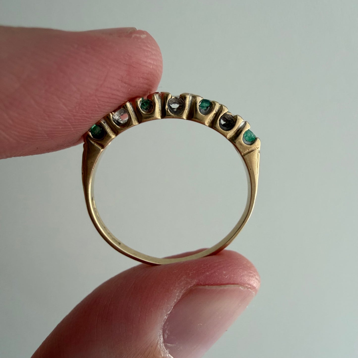 V I N T A G E // enviable green / 9k + emerald + diamond starburst stacking band / size 5.5+