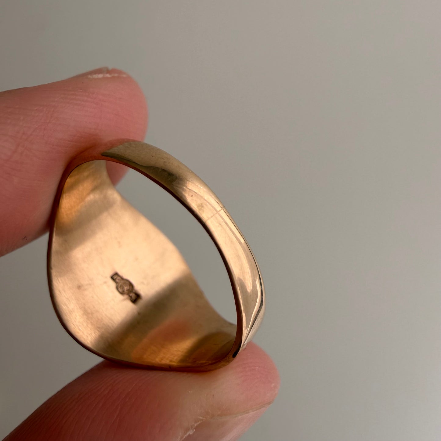 reimagined A N T I Q U E // beam us up / edwardian era 10k rosy gold signet ring + new UFO and willing passenger / size 6.5