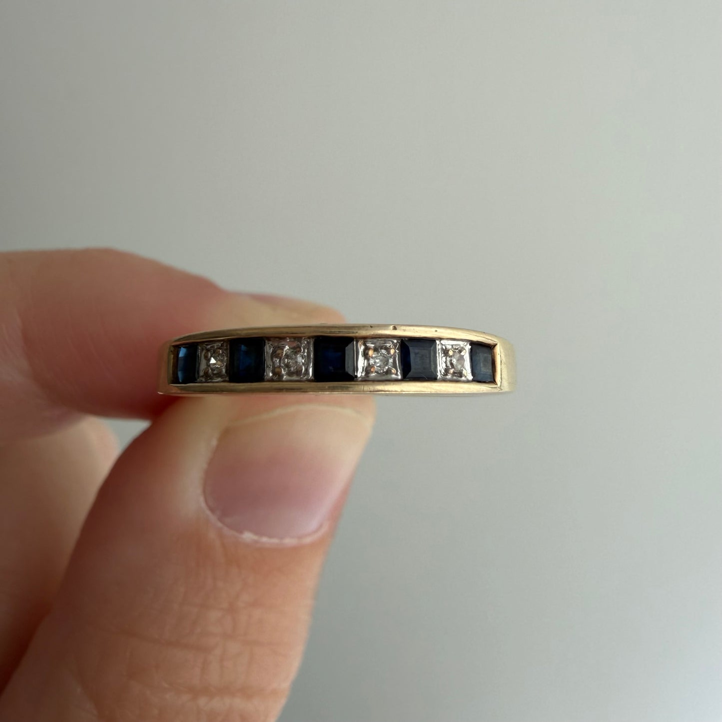 V I N T A G E // hopscotch stacker / 9k stacking band with blue topaz and diamonds / size 9