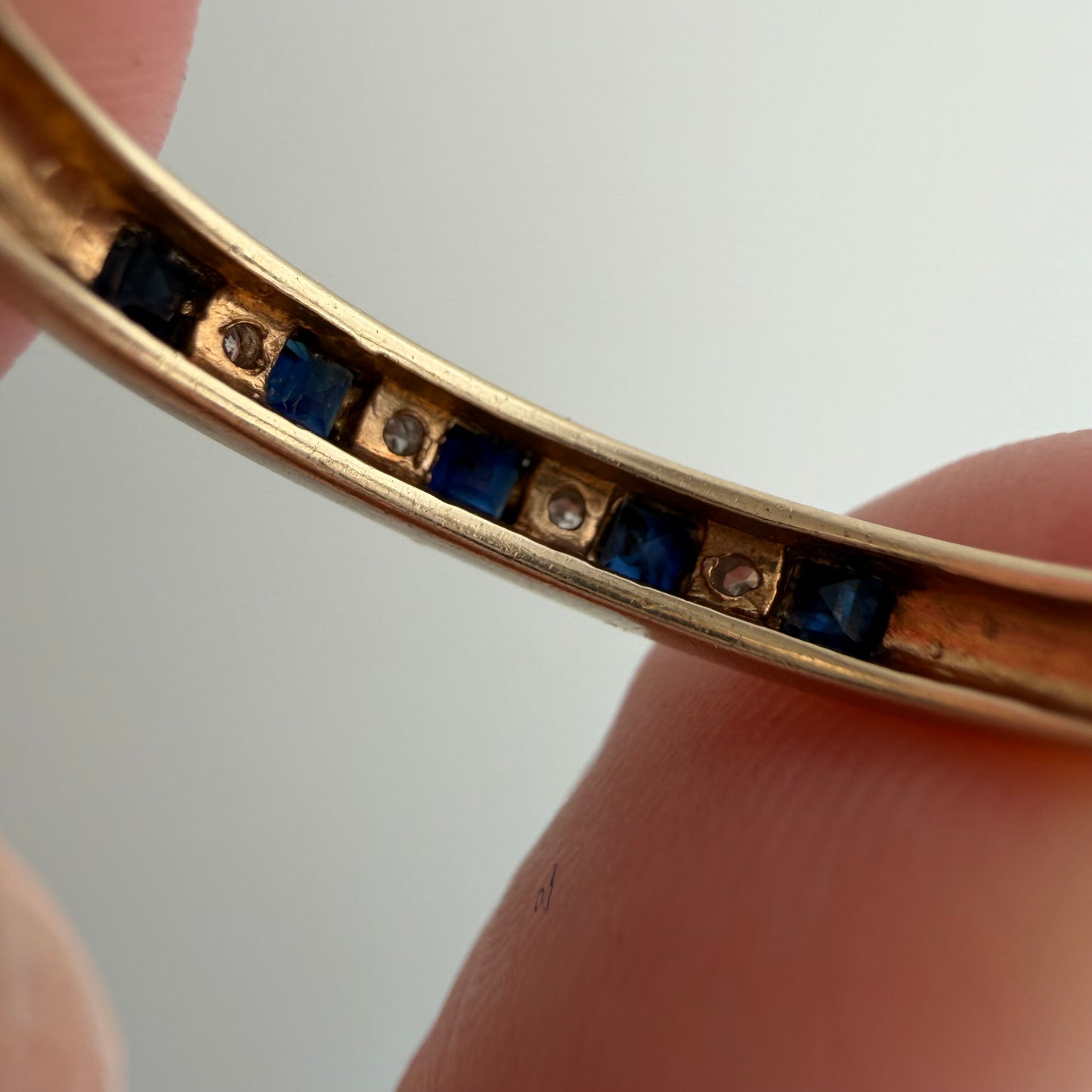 V I N T A G E // hopscotch stacker / 9k stacking band with blue topaz and diamonds / size 9