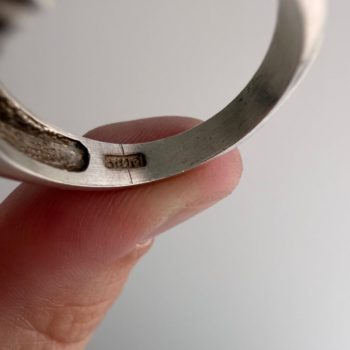 E S T A T E // 1940s lines / sterling silver + 10k + diamond ribbed arch ring / size 6.75