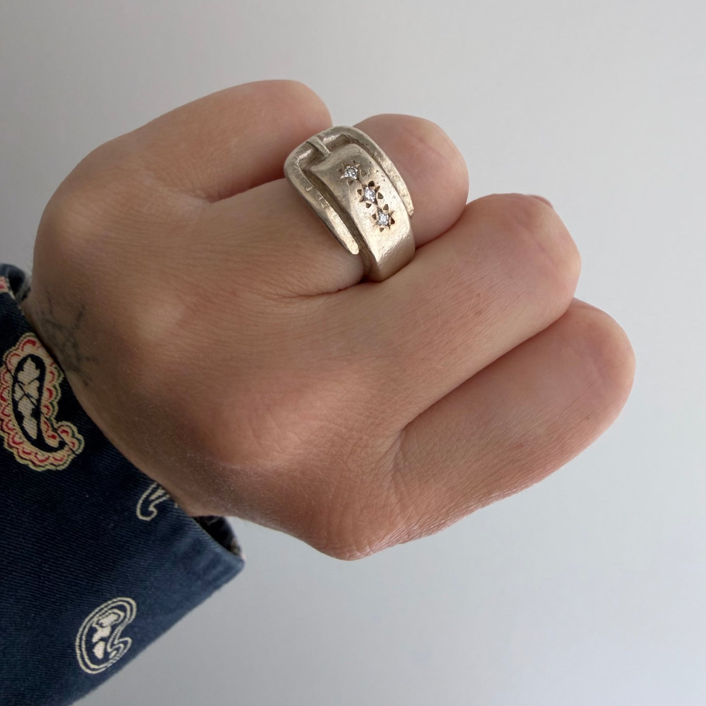 V I N T A G E // timeless stars / sterling silver + star set diamond wide buckle band / size 4ish