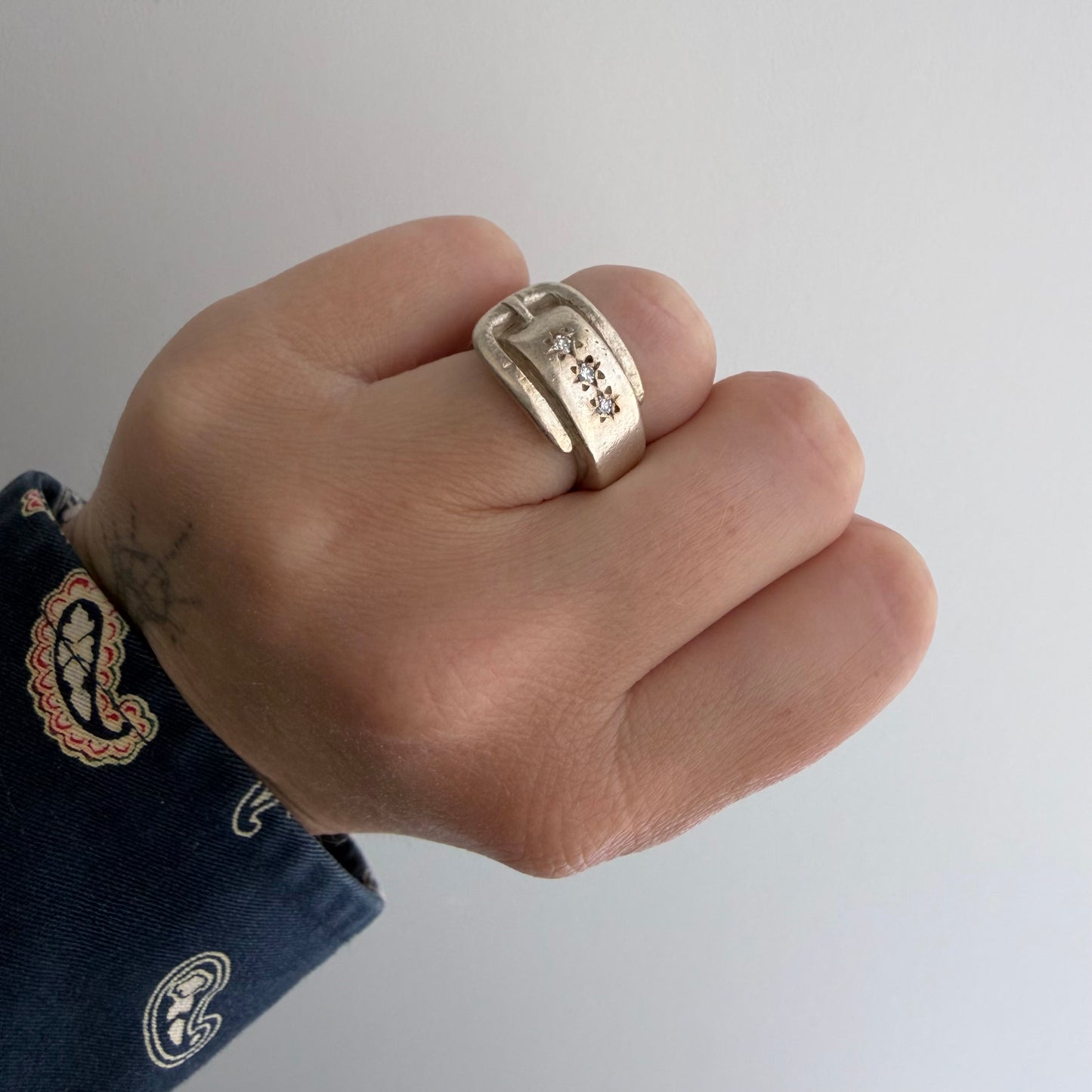 V I N T A G E // timeless stars / sterling silver + star set diamond wide buckle band / size 4ish