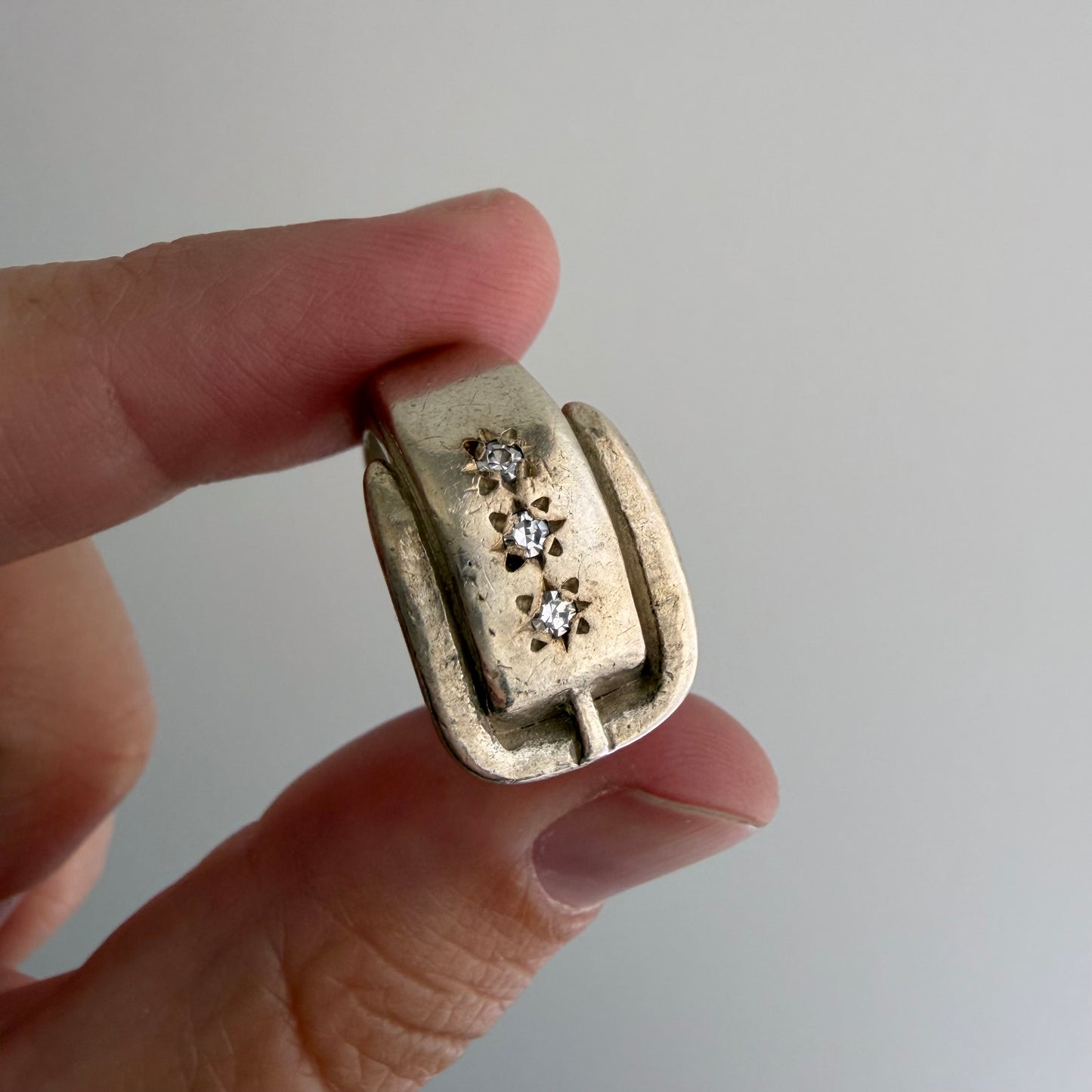 V I N T A G E // timeless stars / sterling silver + star set diamond wide buckle band / size 4ish