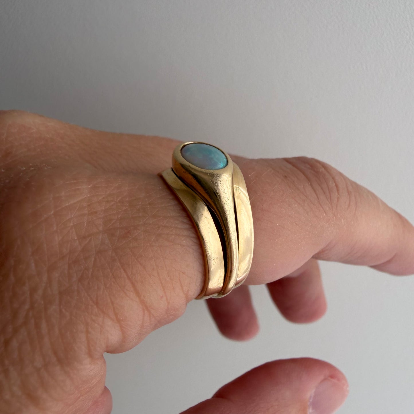 V I N T A G E // opal eye / modernist flush set opal instant stack ring / size 5.25 to 6.25