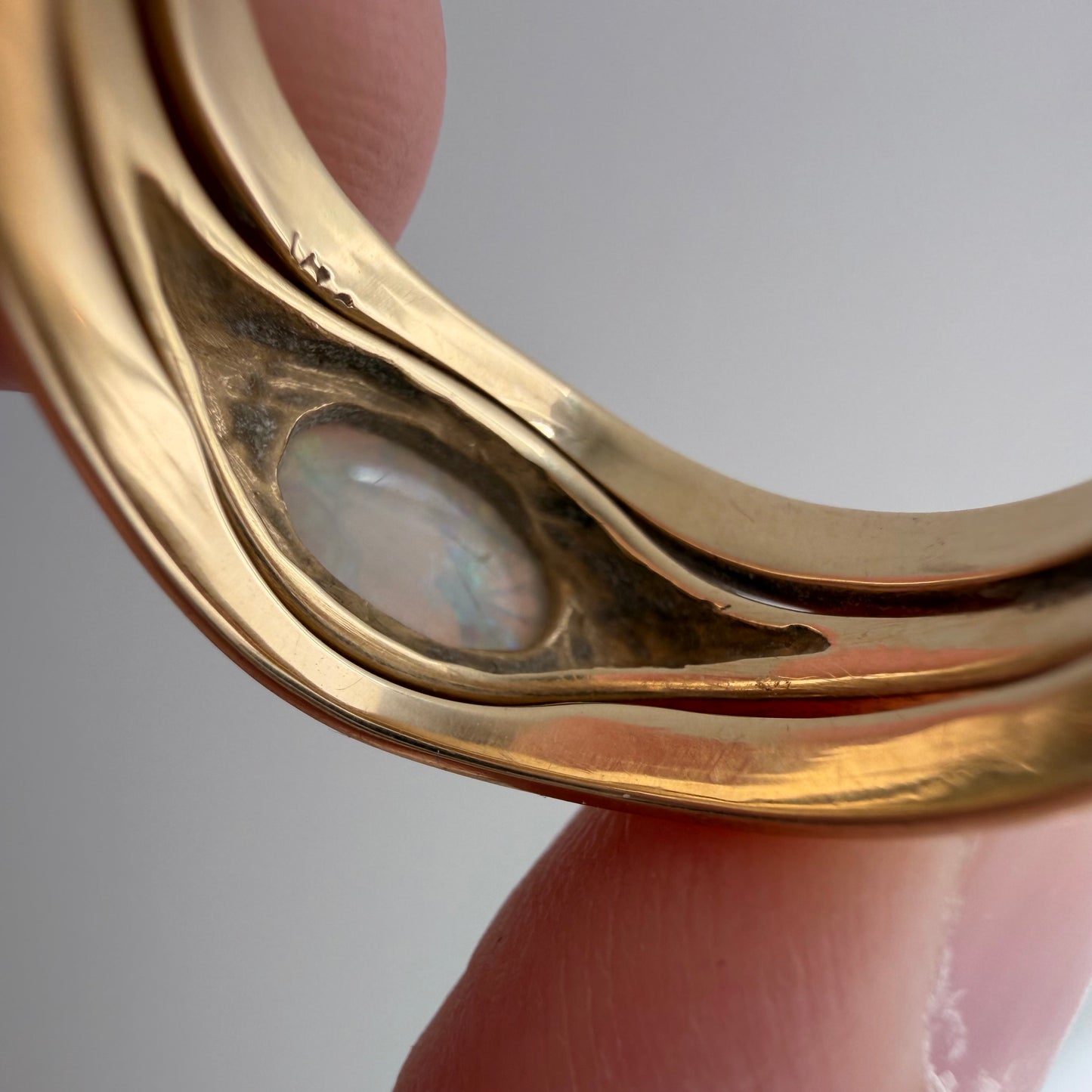 V I N T A G E // opal eye / modernist flush set opal instant stack ring / size 5.25 to 6.25