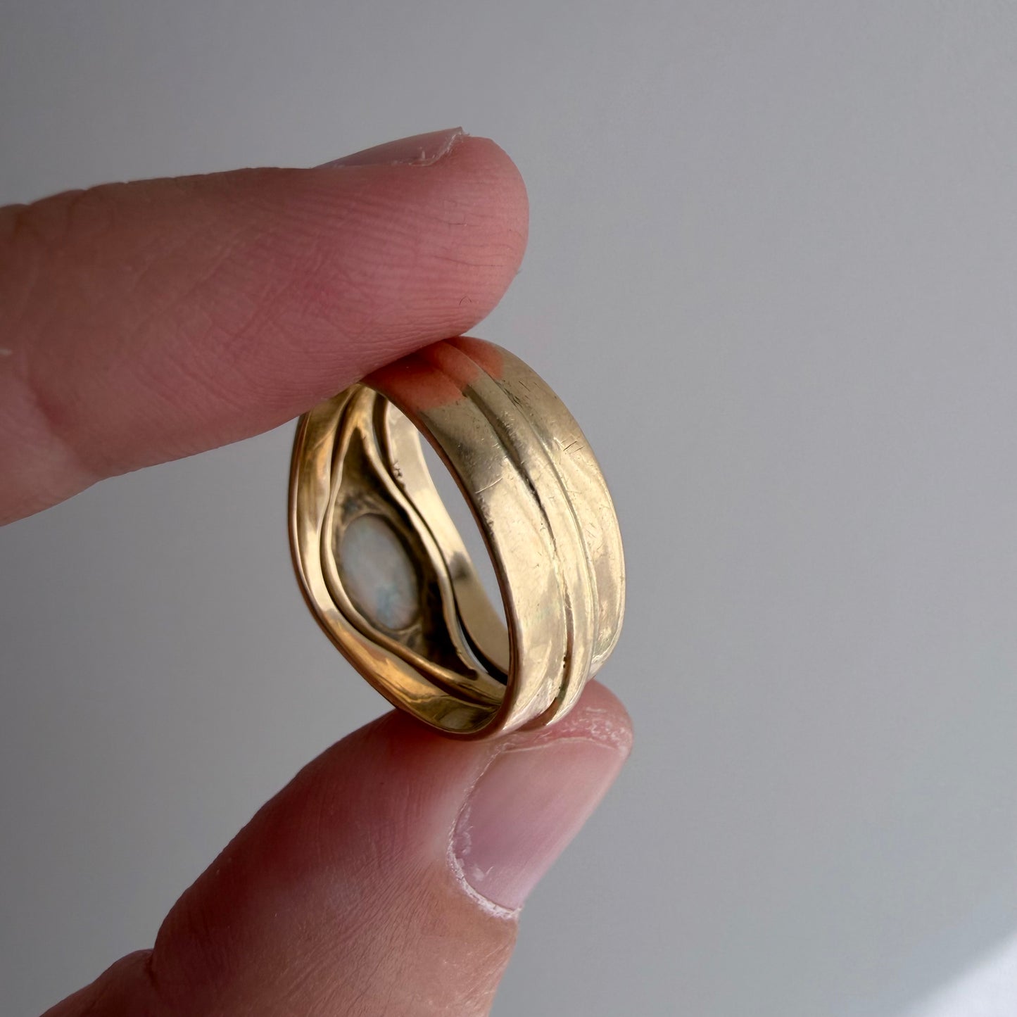 V I N T A G E // opal eye / modernist flush set opal instant stack ring / size 5.25 to 6.25