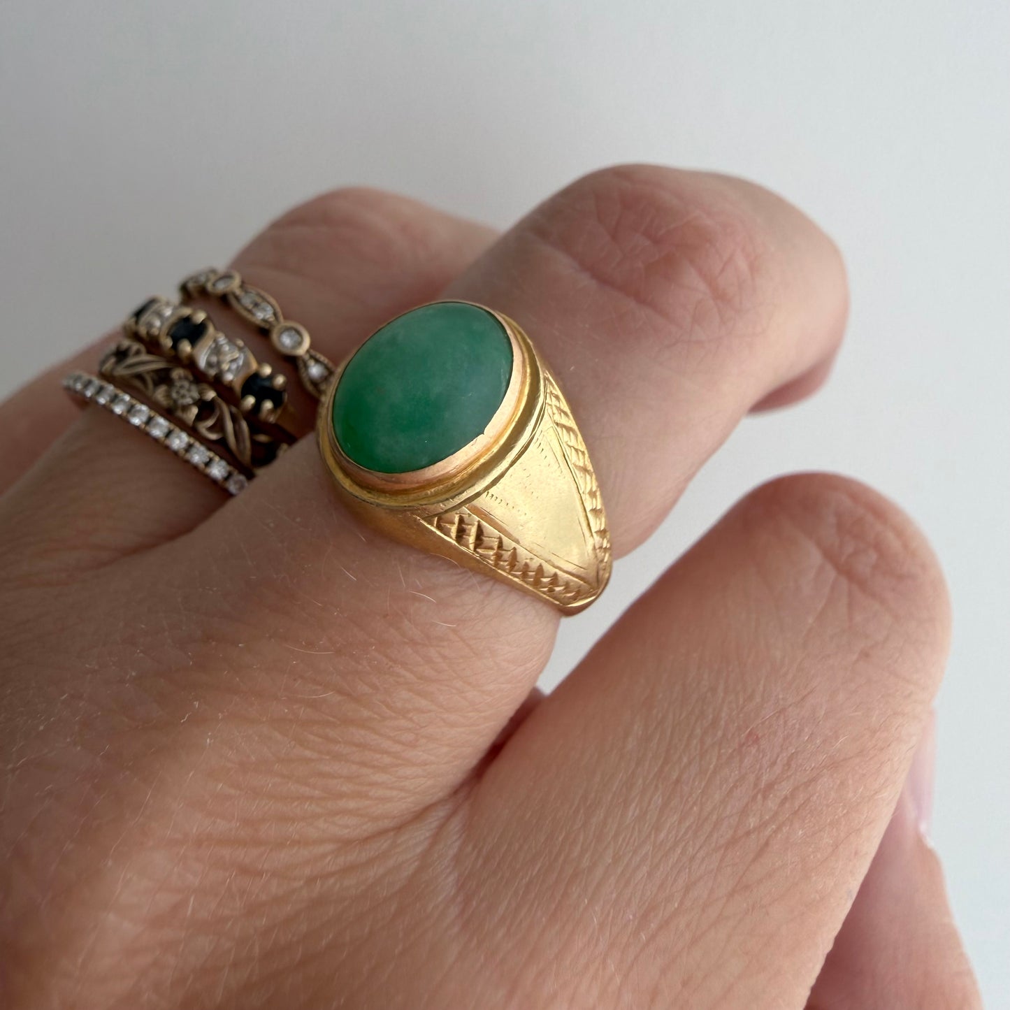 V I N T A G E // emerald eye / 14k + emerald cabochon / size 5