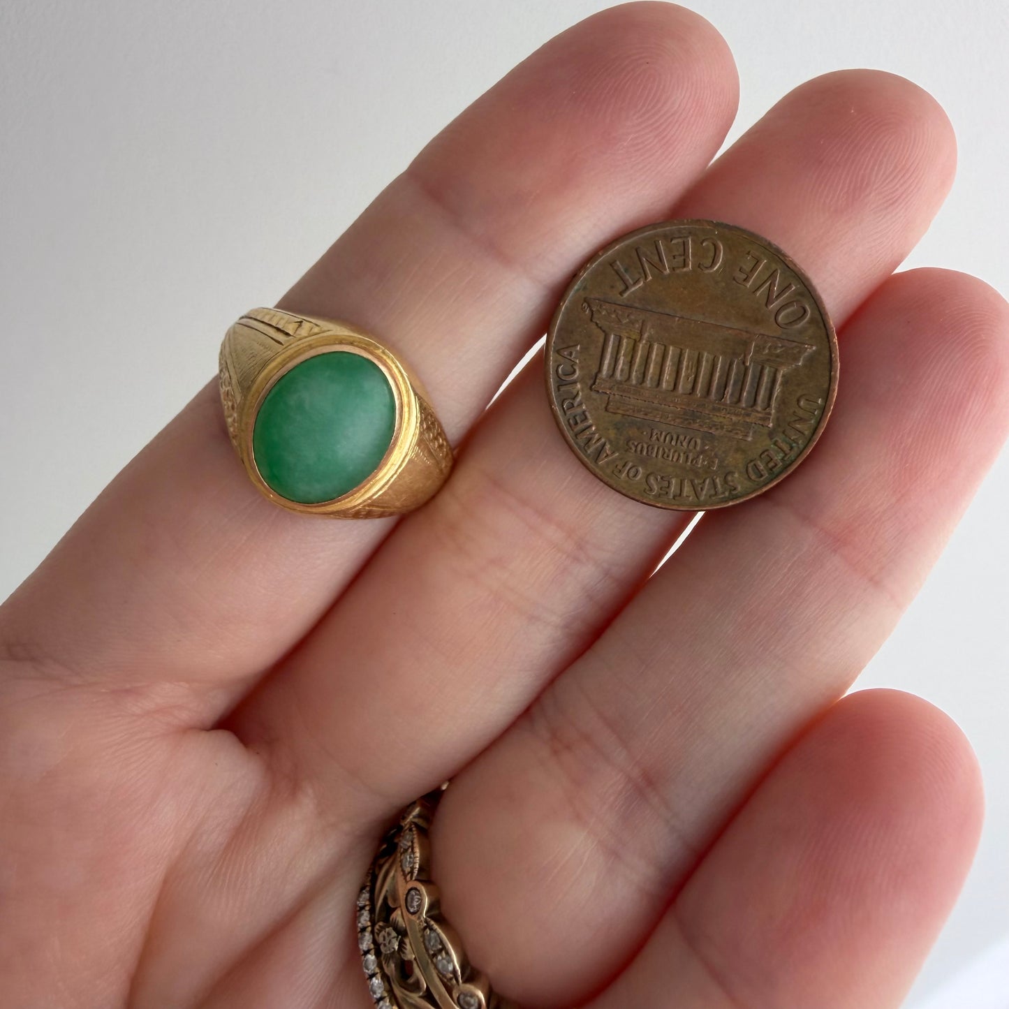 V I N T A G E // emerald eye / 14k + emerald cabochon / size 5
