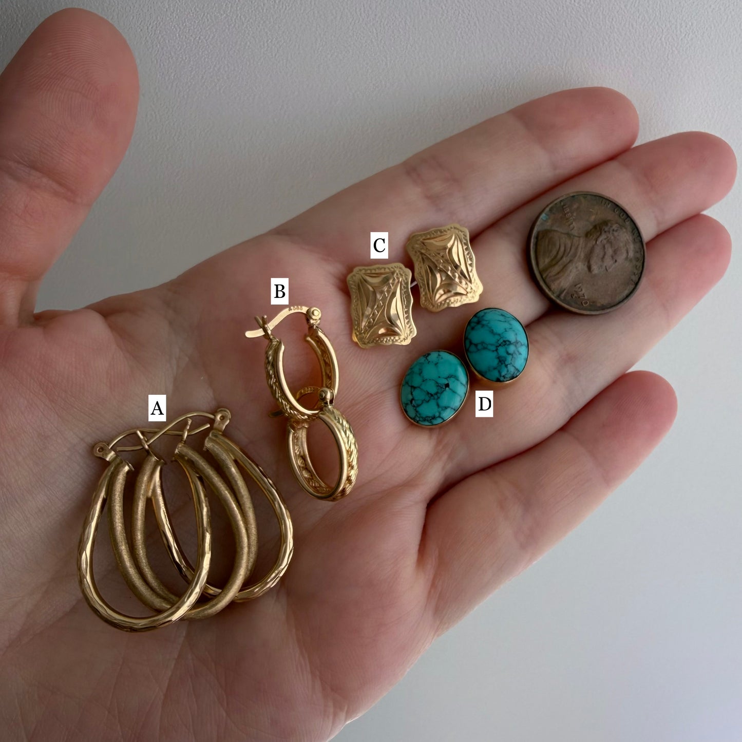 LIKE A LIVE // karat gold earrings
