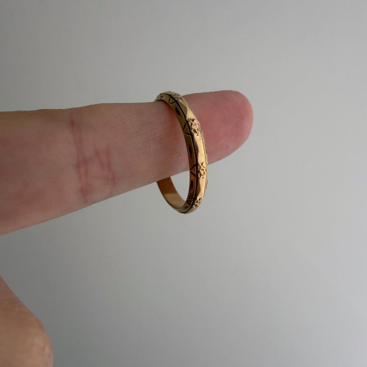 V I N T A G E // eternal blooms / 14k floral patterned eternity wedding band / size 10.5