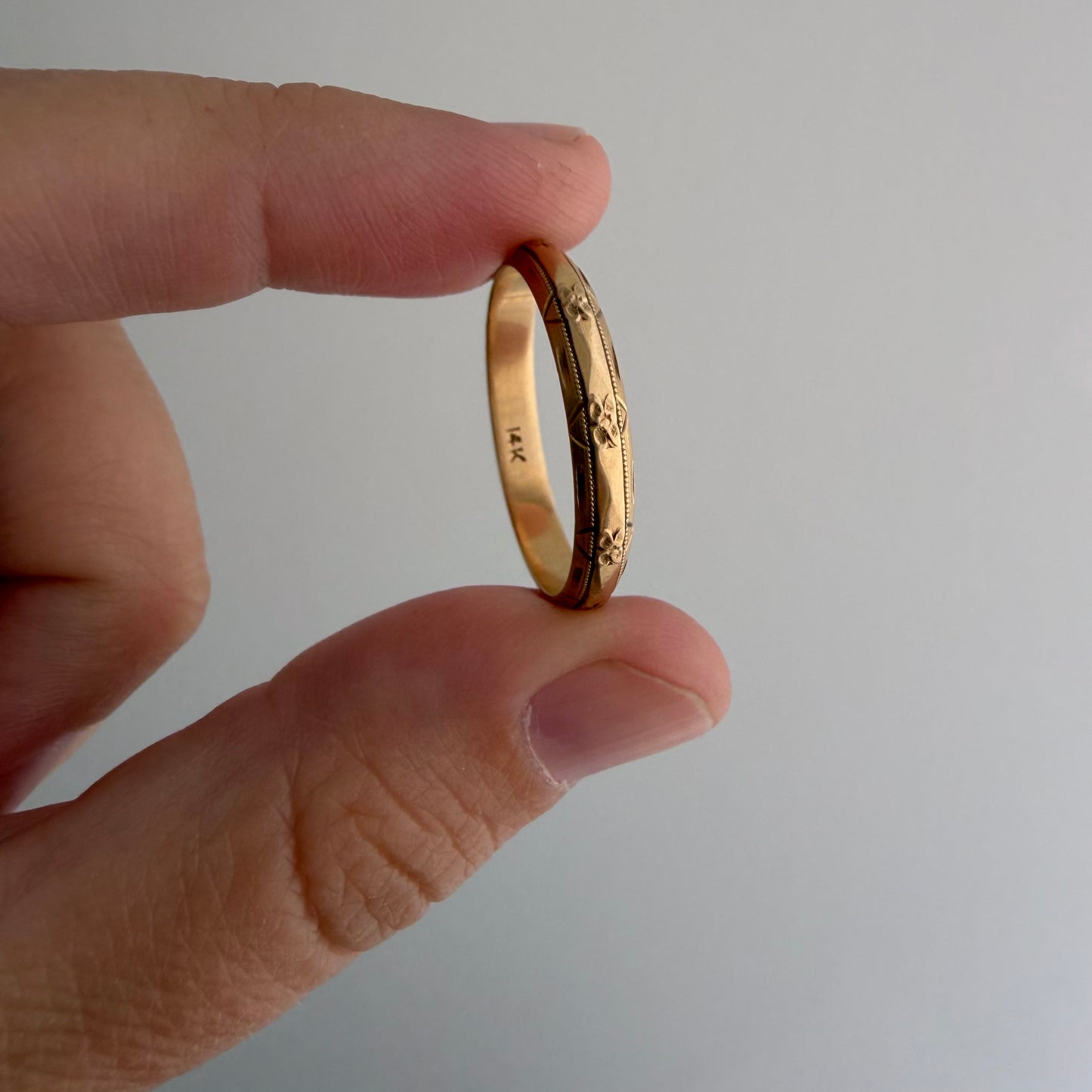 V I N T A G E // eternal blooms / 14k floral patterned eternity wedding band / size 10.5