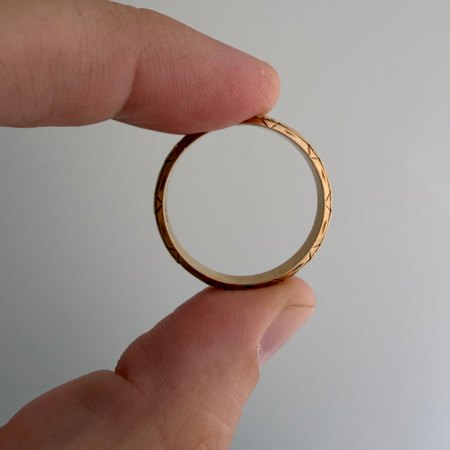 V I N T A G E // eternal blooms / 14k floral patterned eternity wedding band / size 10.5