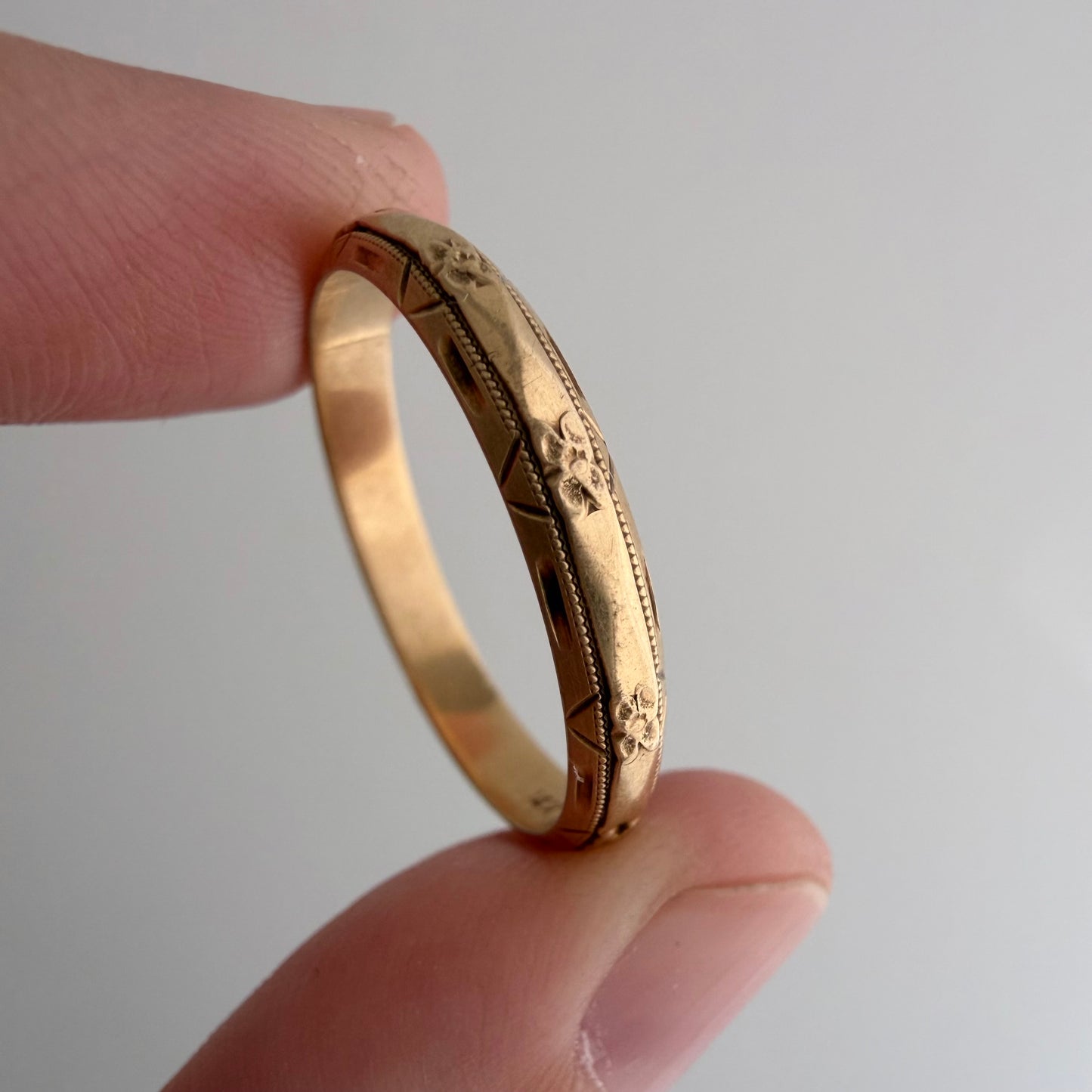V I N T A G E // eternal blooms / 14k floral patterned eternity wedding band / size 10.5