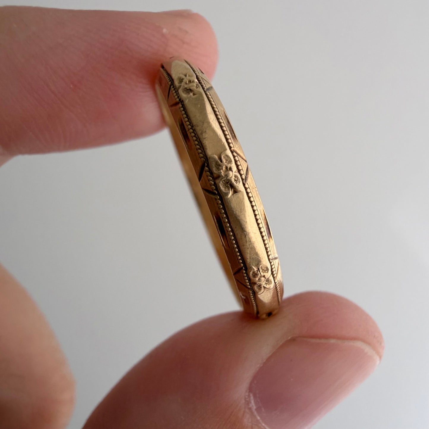 V I N T A G E // eternal blooms / 14k floral patterned eternity wedding band / size 10.5