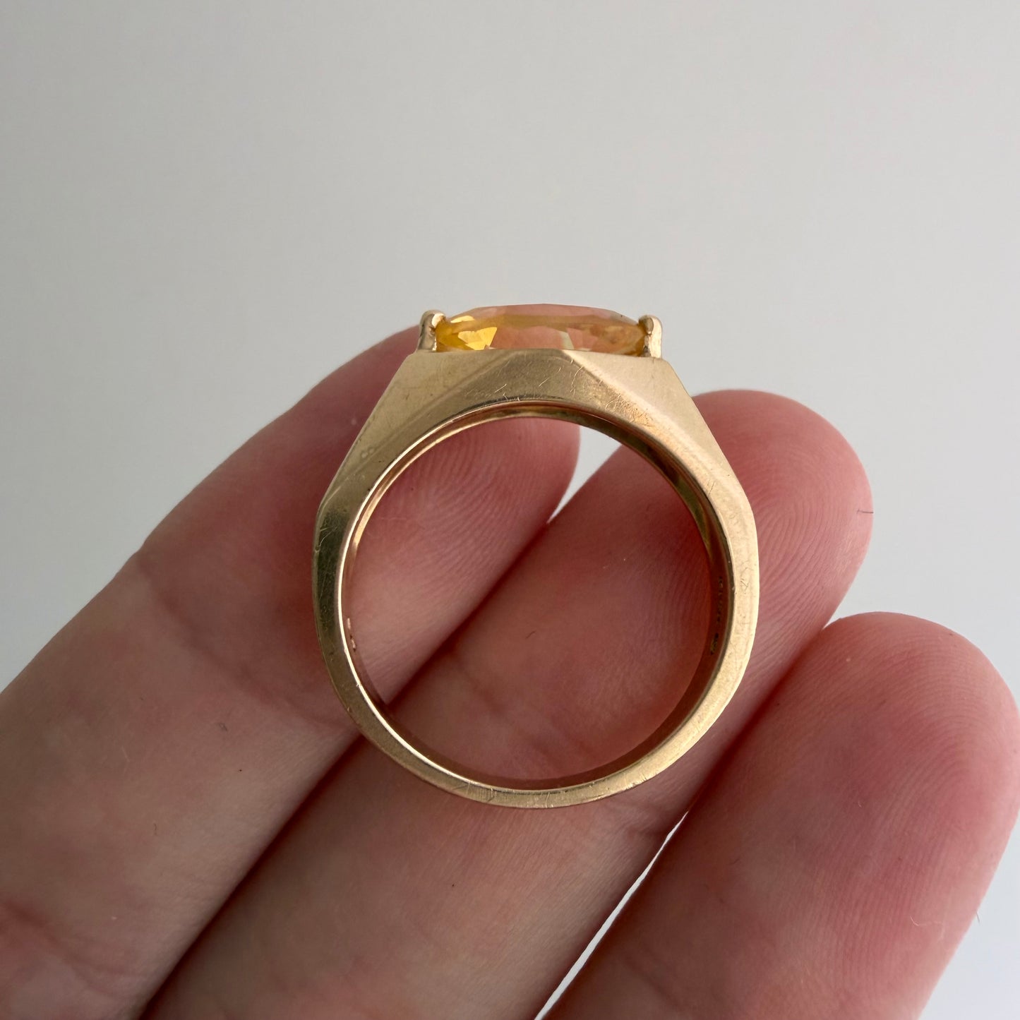 E S T A T E // citrine eye / modernist geometric east west citrine solitaire stacking ring / size 6