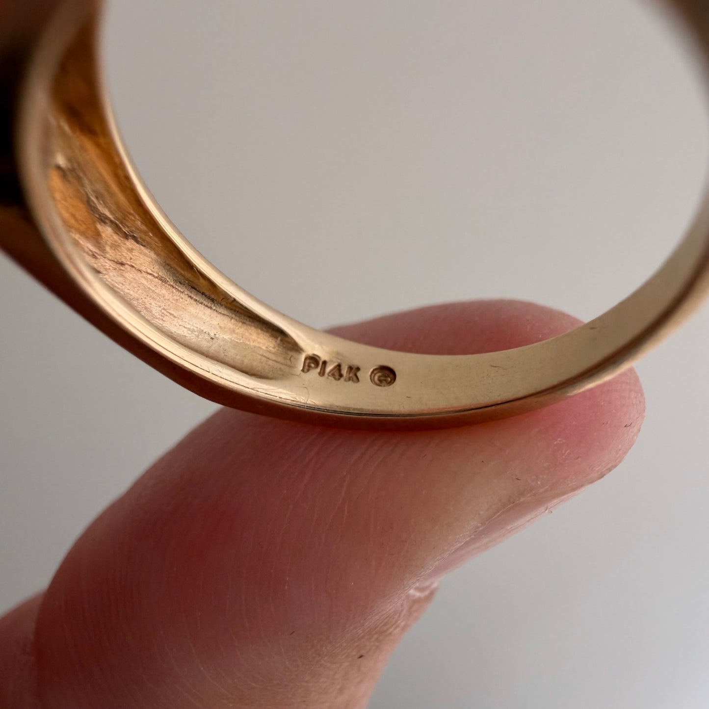 E S T A T E // citrine eye / modernist geometric east west citrine solitaire stacking ring / size 6
