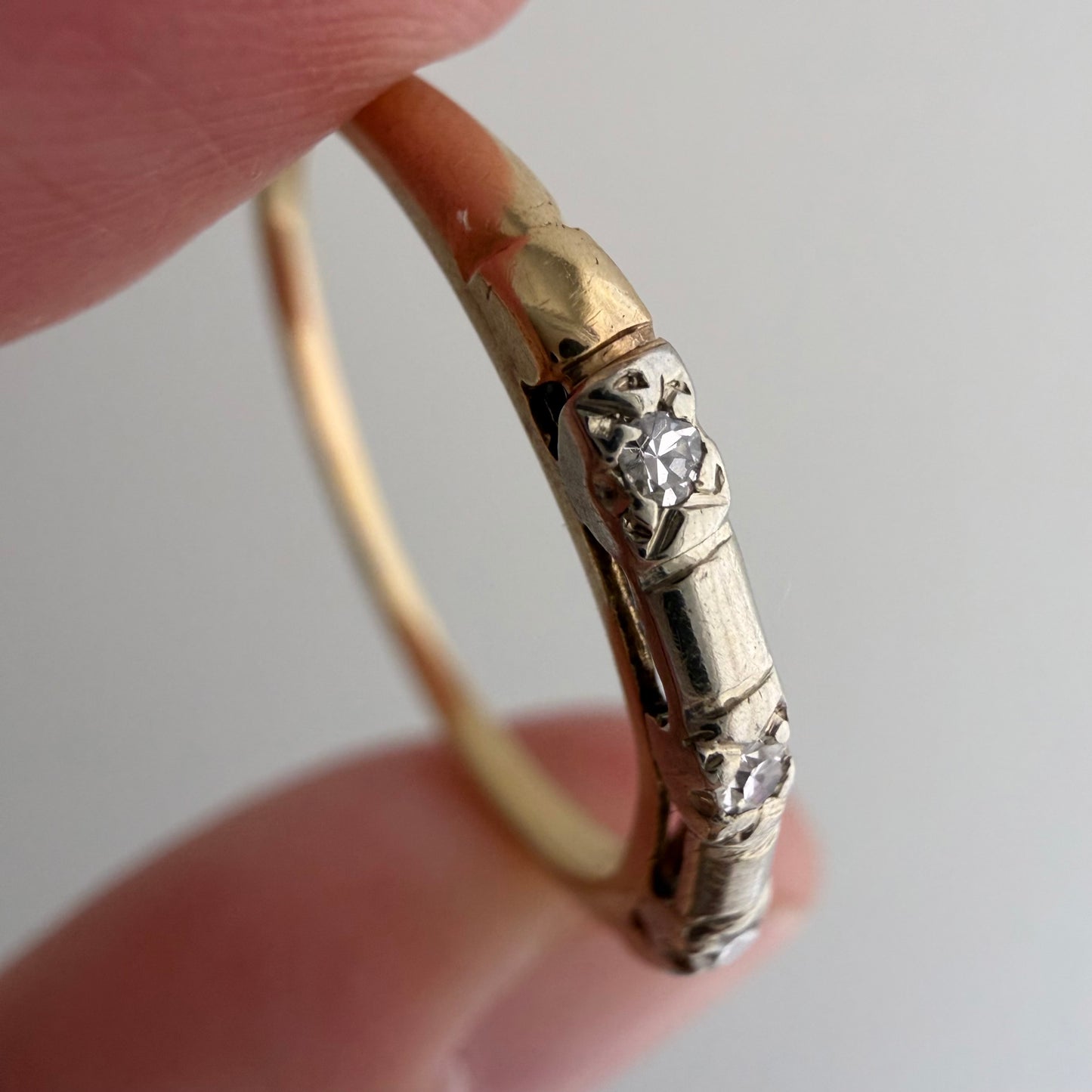A N T I Q U E // melee magic / 14k yellow and white gold art deco trilogy diamond band / size 7.25