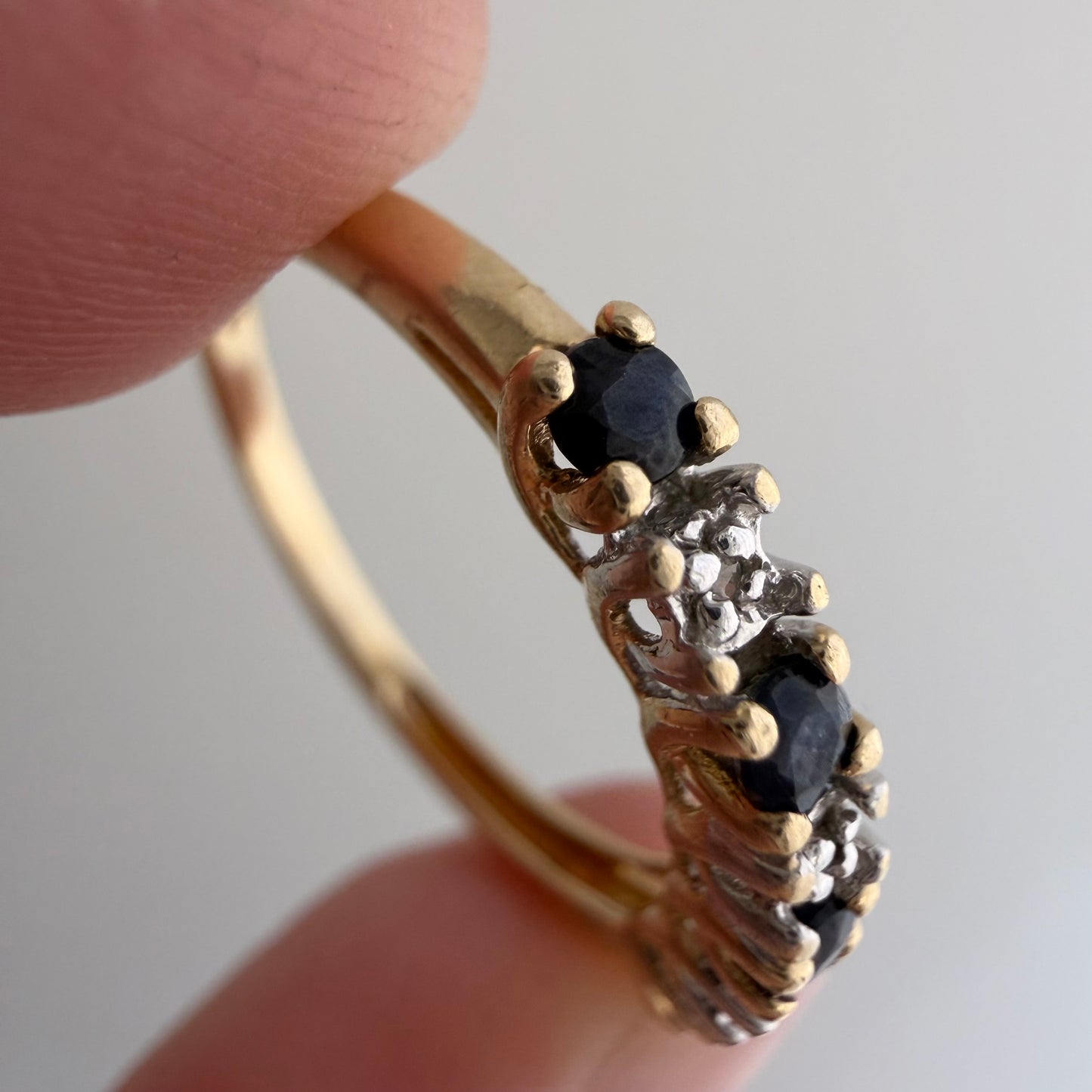 V I N T A G E // topaz hopscotch / 10k half eternity band with topaz and diamonds / size 6.75