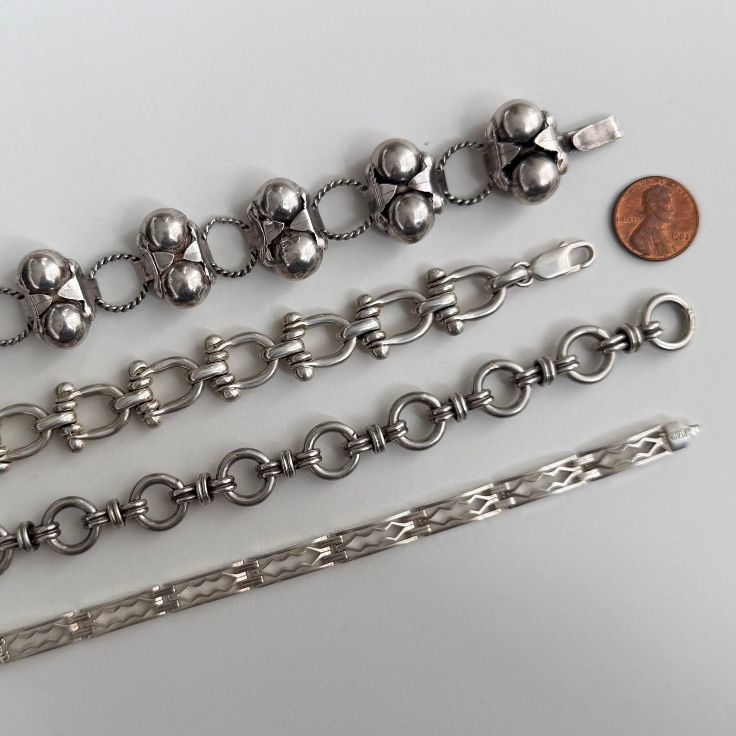 LIKE A LIVE // sterling silver bracelets / statement links from light to heavy