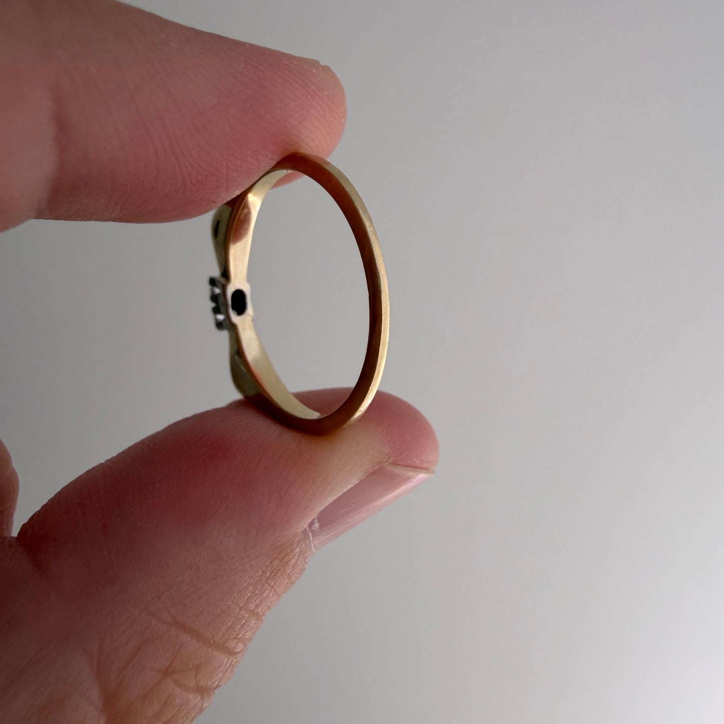 V I N T A G E // better together / 14k yellow and white gold diamond flat bow band / size 5.25+