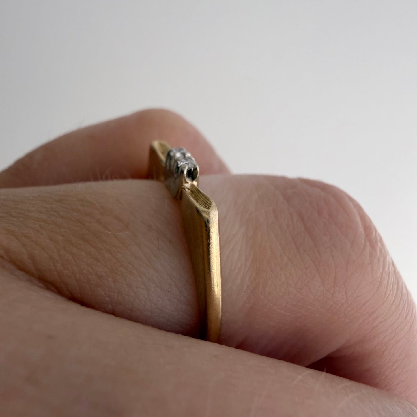V I N T A G E // better together / 14k yellow and white gold diamond flat bow band / size 5.25+