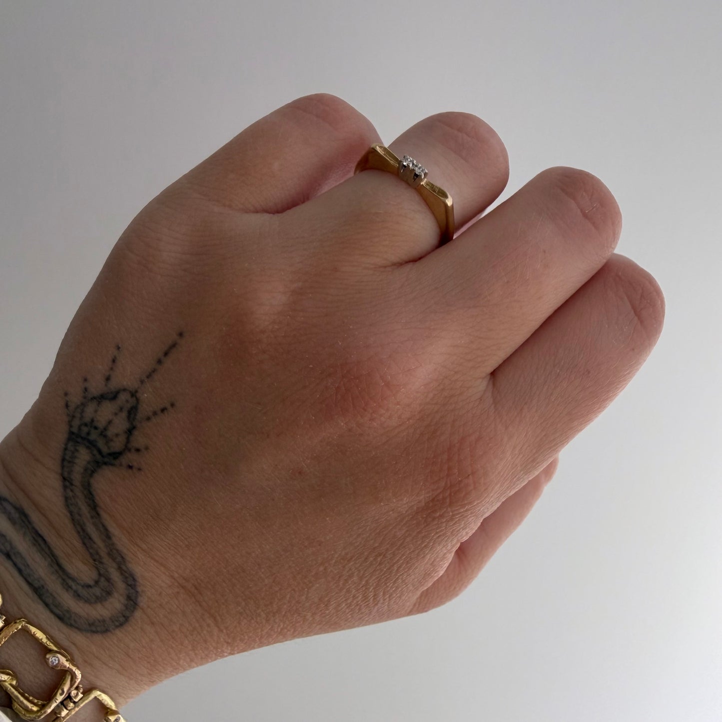 V I N T A G E // better together / 14k yellow and white gold diamond flat bow band / size 5.25+
