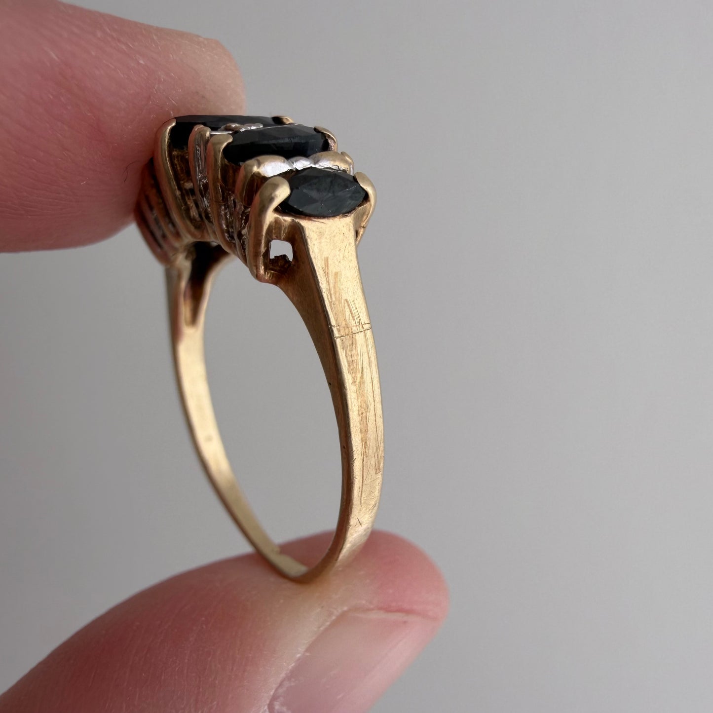 V I N T A G E // marquise magic / 10k and blue topaz raised band / size 6.25
