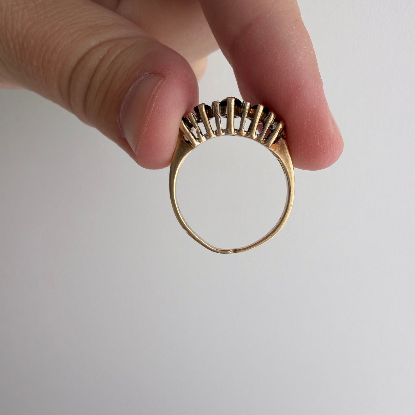 V I N T A G E // marquise magic / 10k and blue topaz raised band / size 6.25