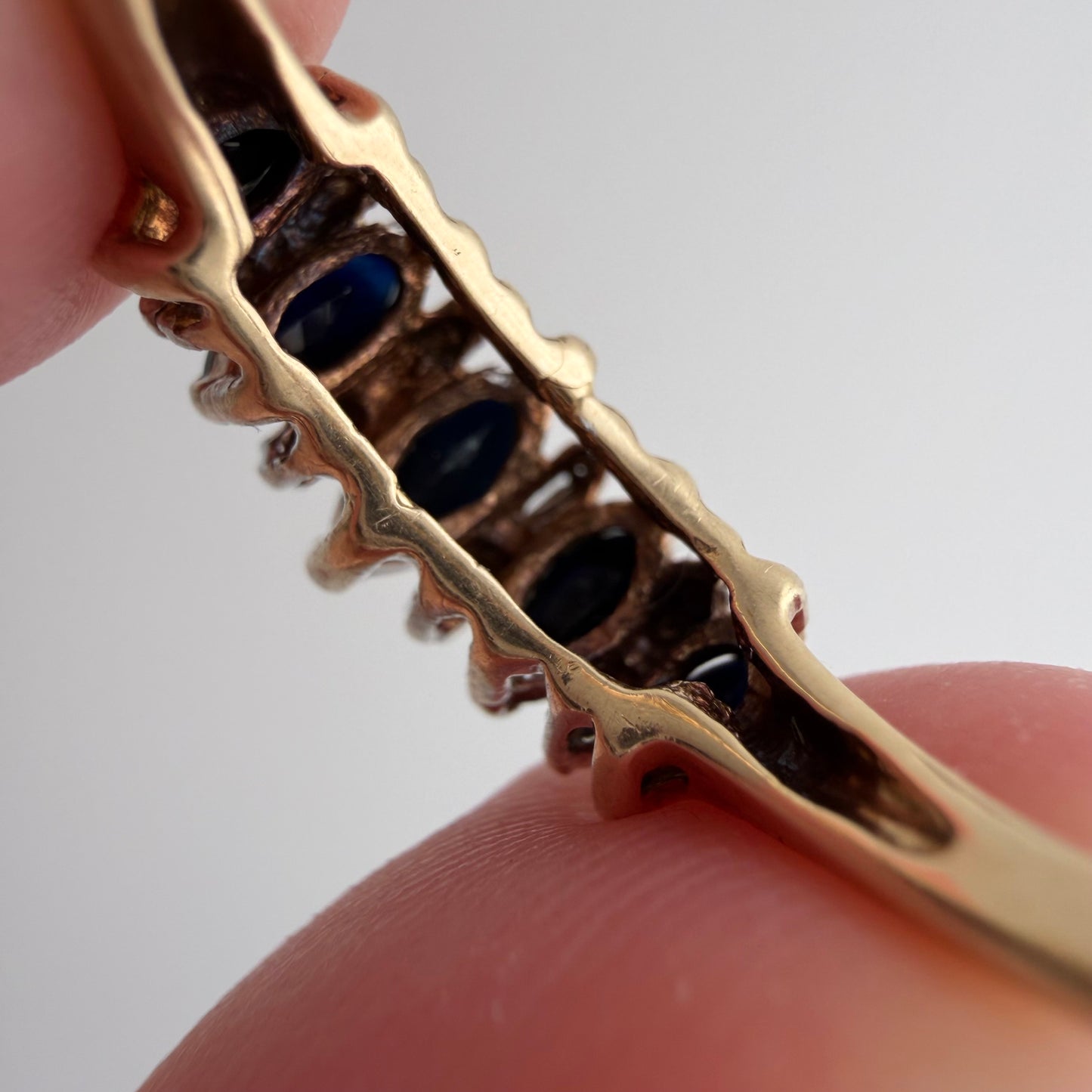 V I N T A G E // marquise magic / 10k and blue topaz raised band / size 6.25