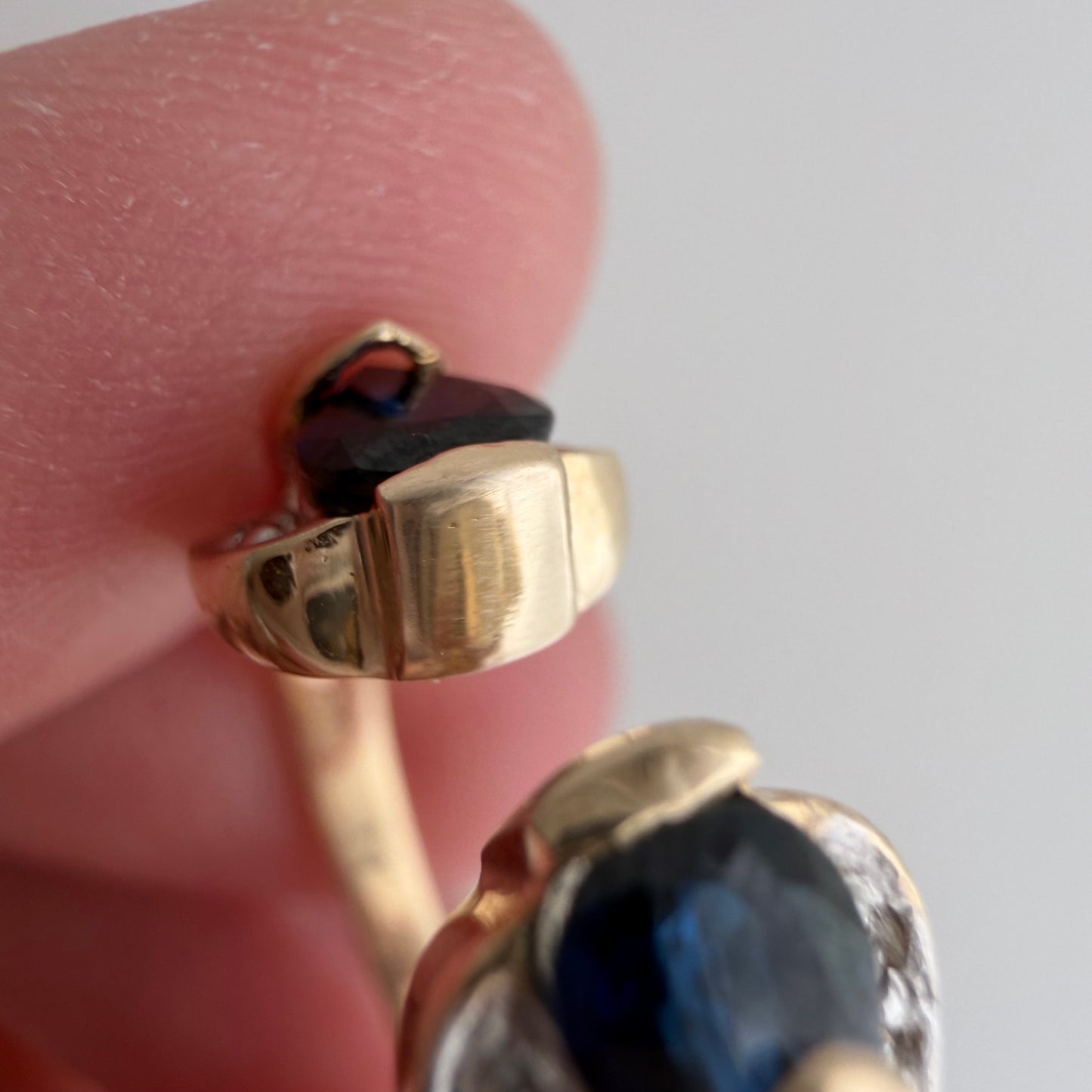 V I N T A G E // sweetest cobras / 10k double snake band with topaz and diamonds / size 7.25