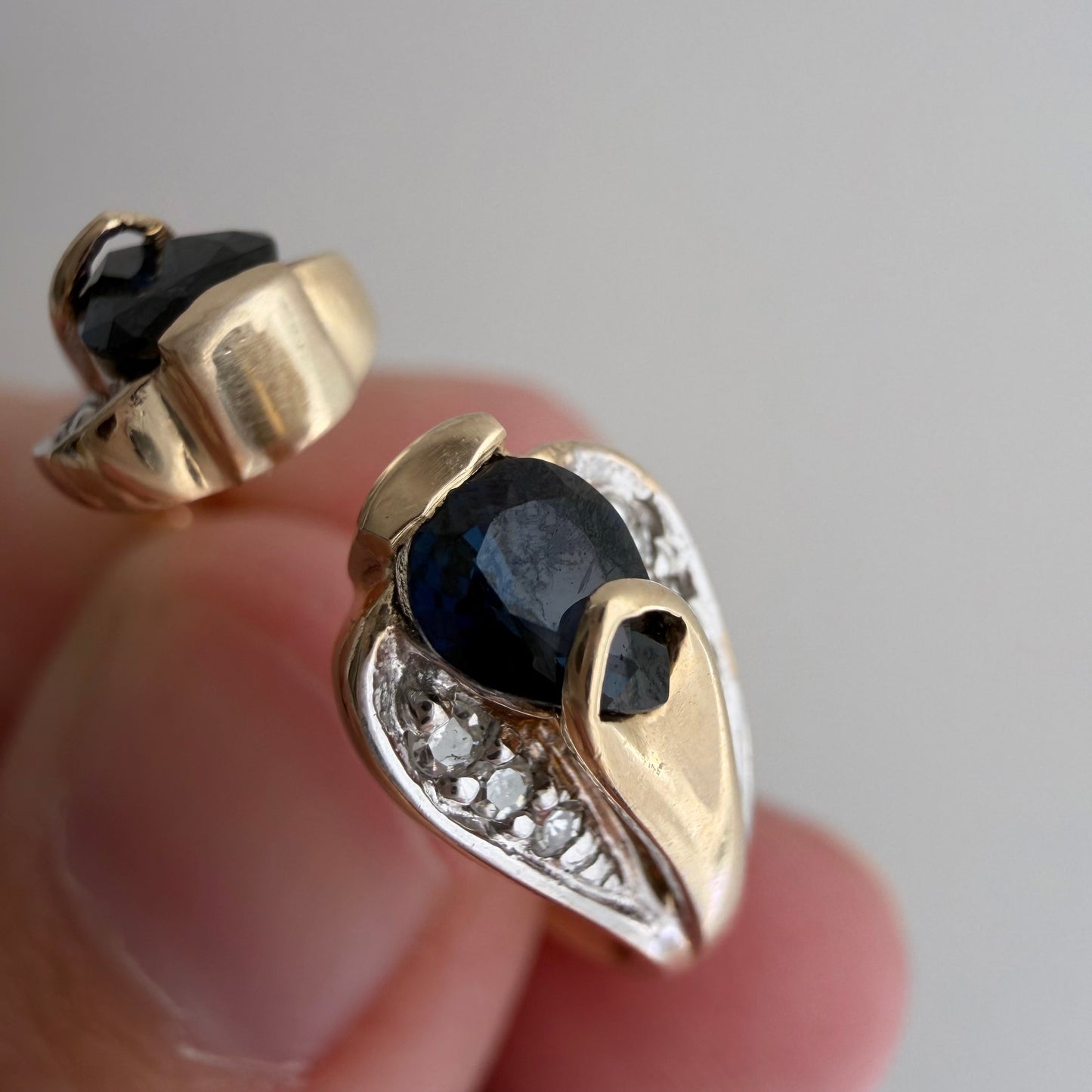 V I N T A G E // sweetest cobras / 10k double snake band with topaz and diamonds / size 7.25