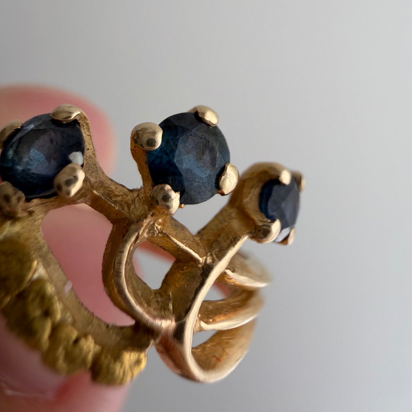 V I N T A G E // topaz blooms / 10k + nugget + topaz trilogy ring / size 5.25