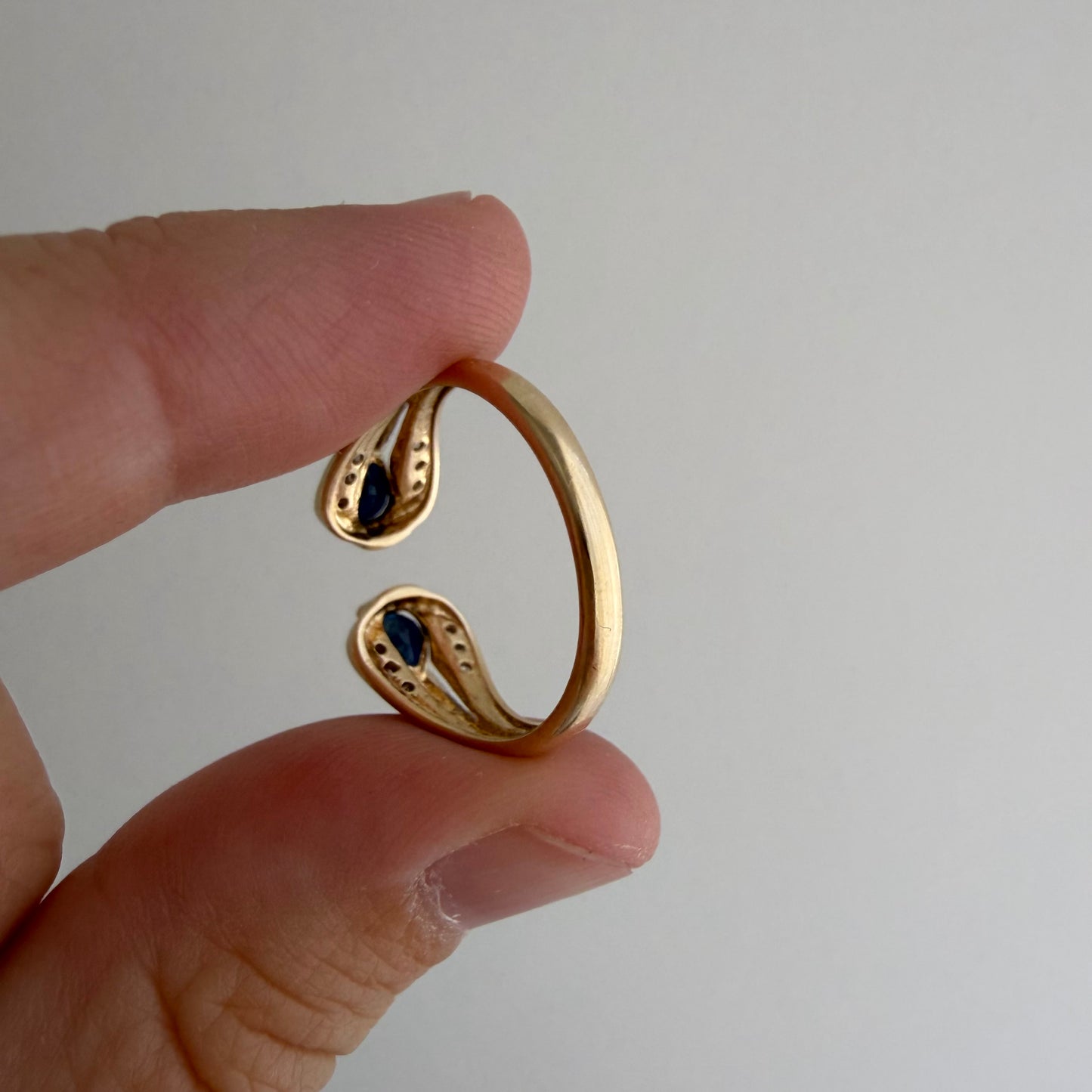 V I N T A G E // sweetest cobras / 10k double snake band with topaz and diamonds / size 7.25