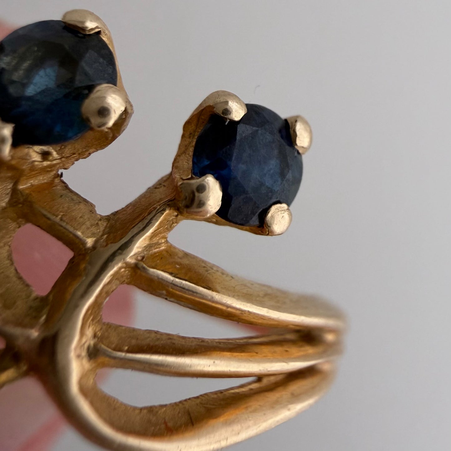 V I N T A G E // topaz blooms / 10k + nugget + topaz trilogy ring / size 5.25