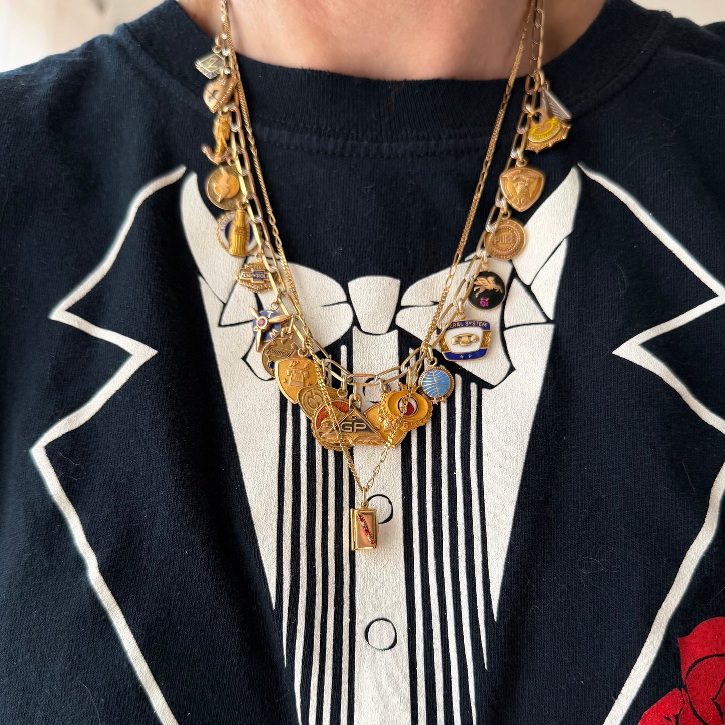 V I N T A G E // in threes / 9k fancy figaro link chain / 22", 3.7g