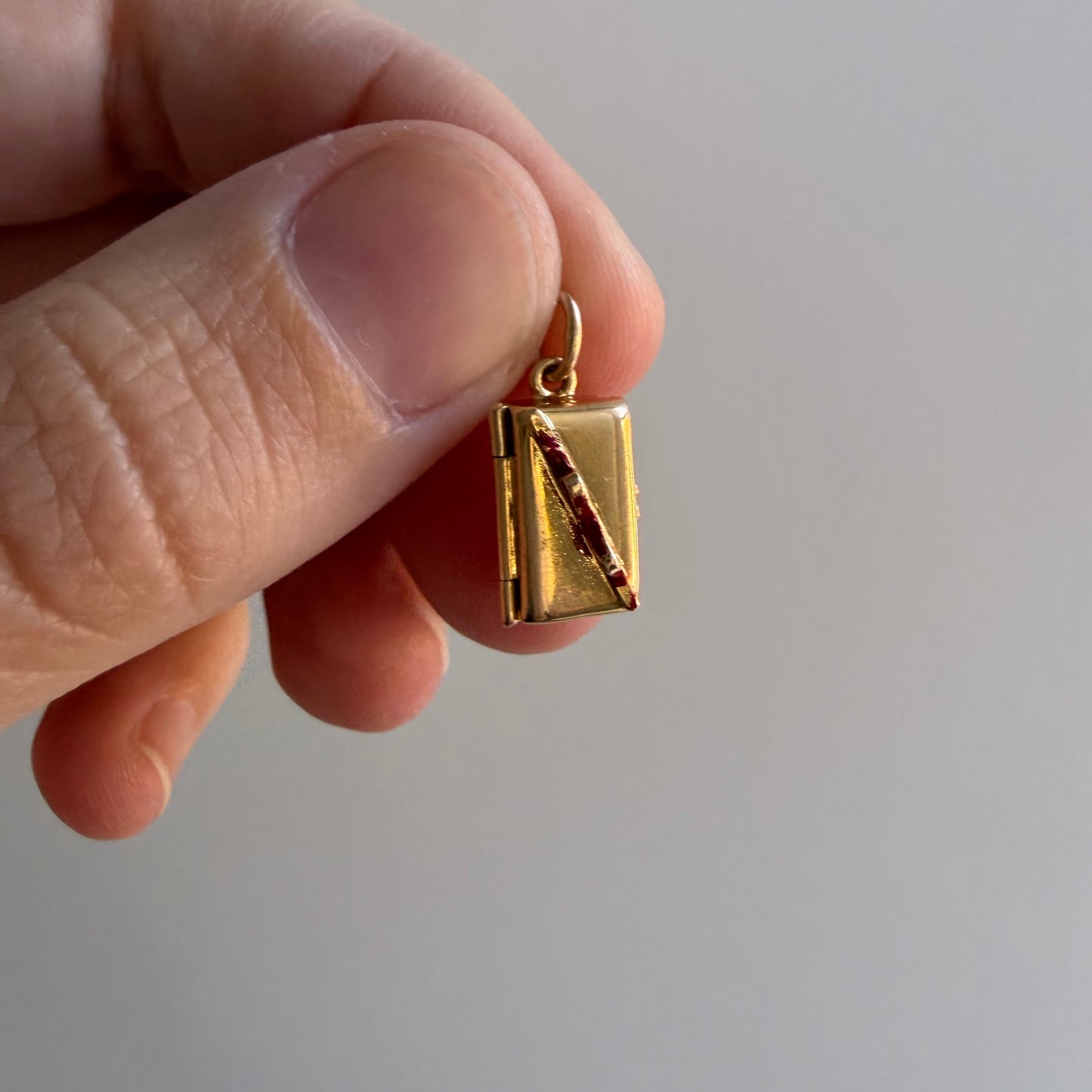 V I N T A G E // for tiny spells / 10k treasure chest / a charm or pendant
