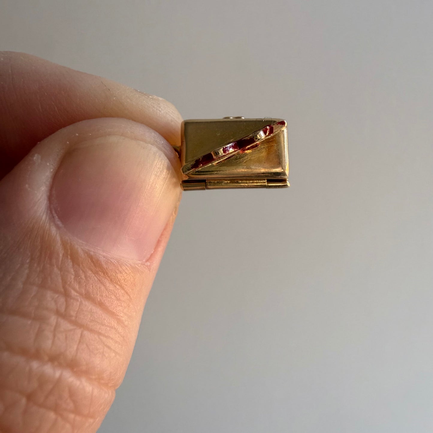 V I N T A G E // for tiny spells / 10k treasure chest / a charm or pendant