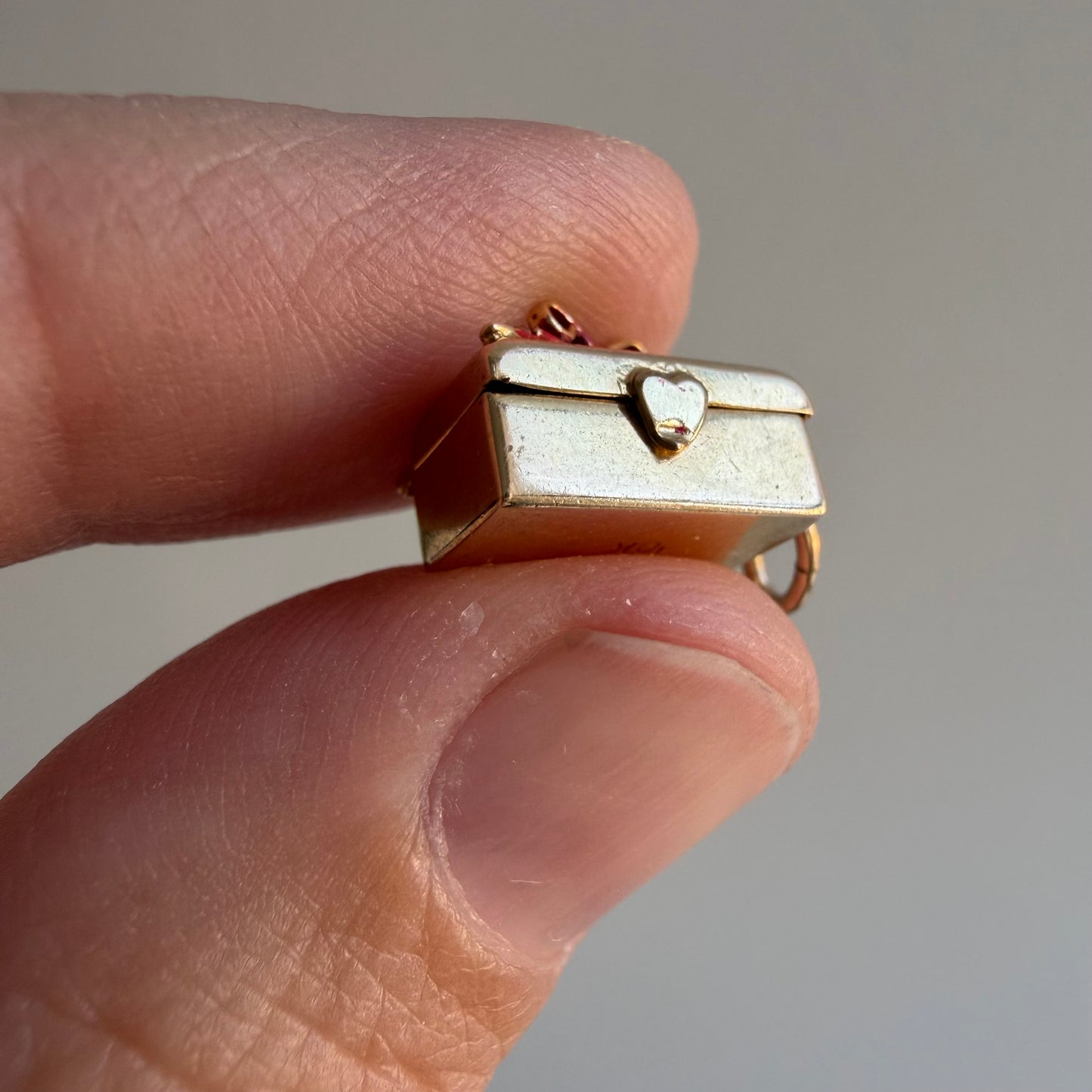V I N T A G E // for tiny spells / 10k treasure chest / a charm or pendant