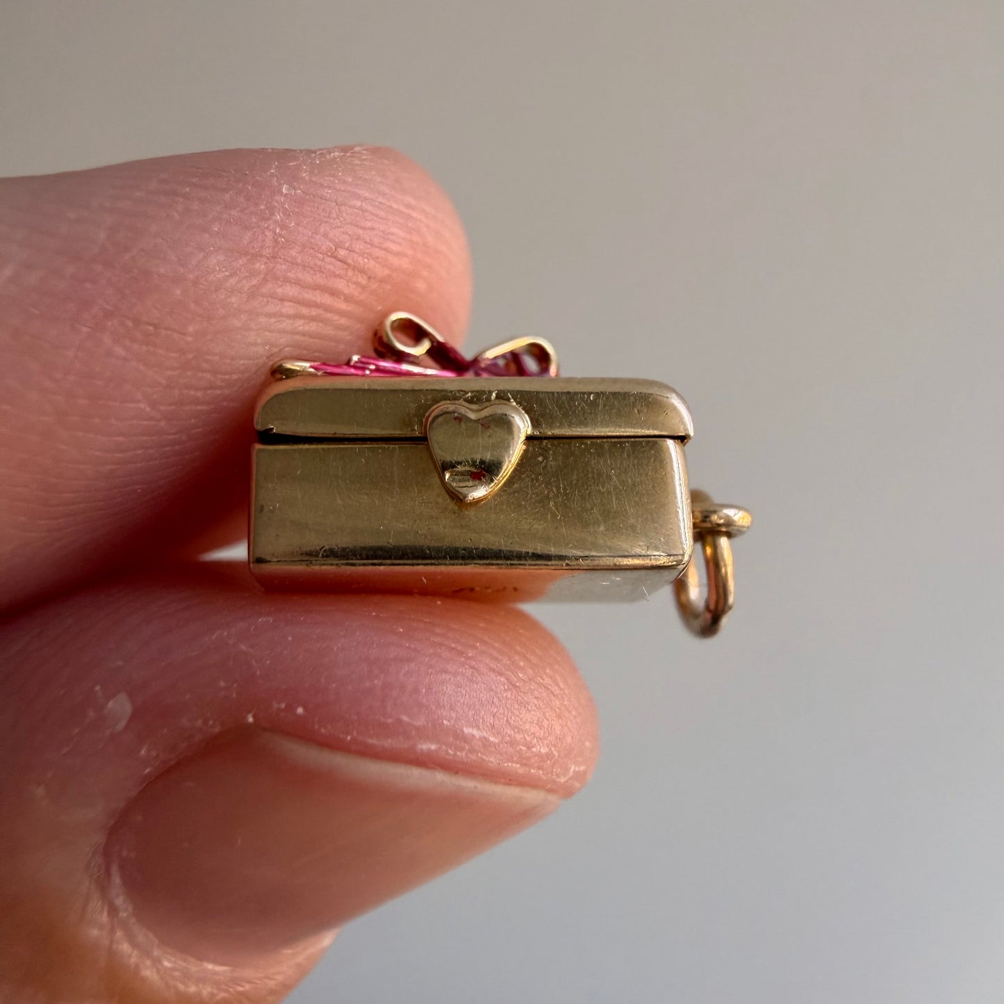 V I N T A G E // for tiny spells / 10k treasure chest / a charm or pendant