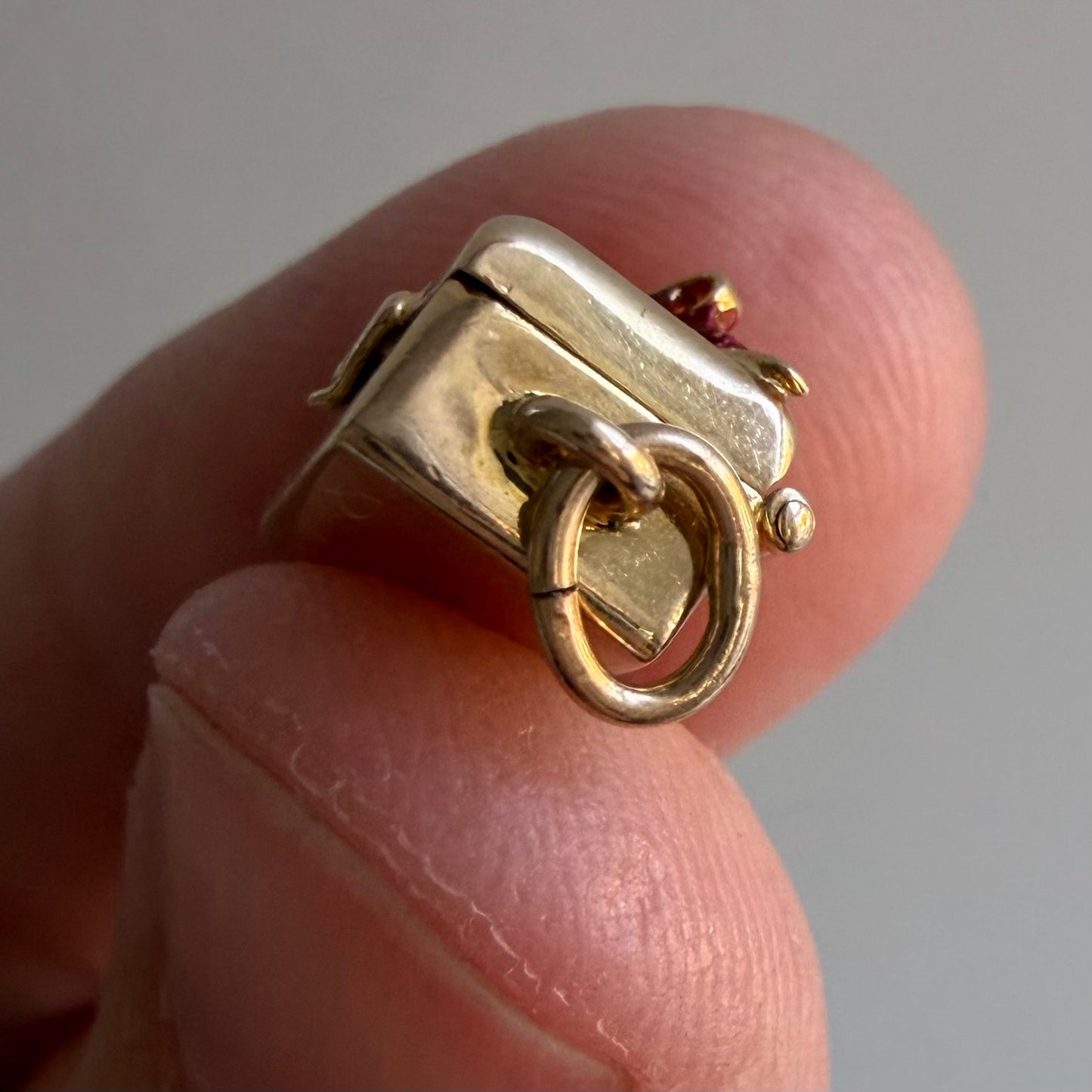 V I N T A G E // for tiny spells / 10k treasure chest / a charm or pendant