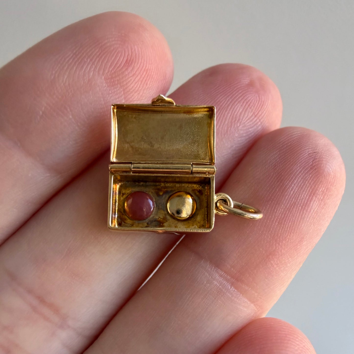 V I N T A G E // for tiny spells / 10k treasure chest / a charm or pendant