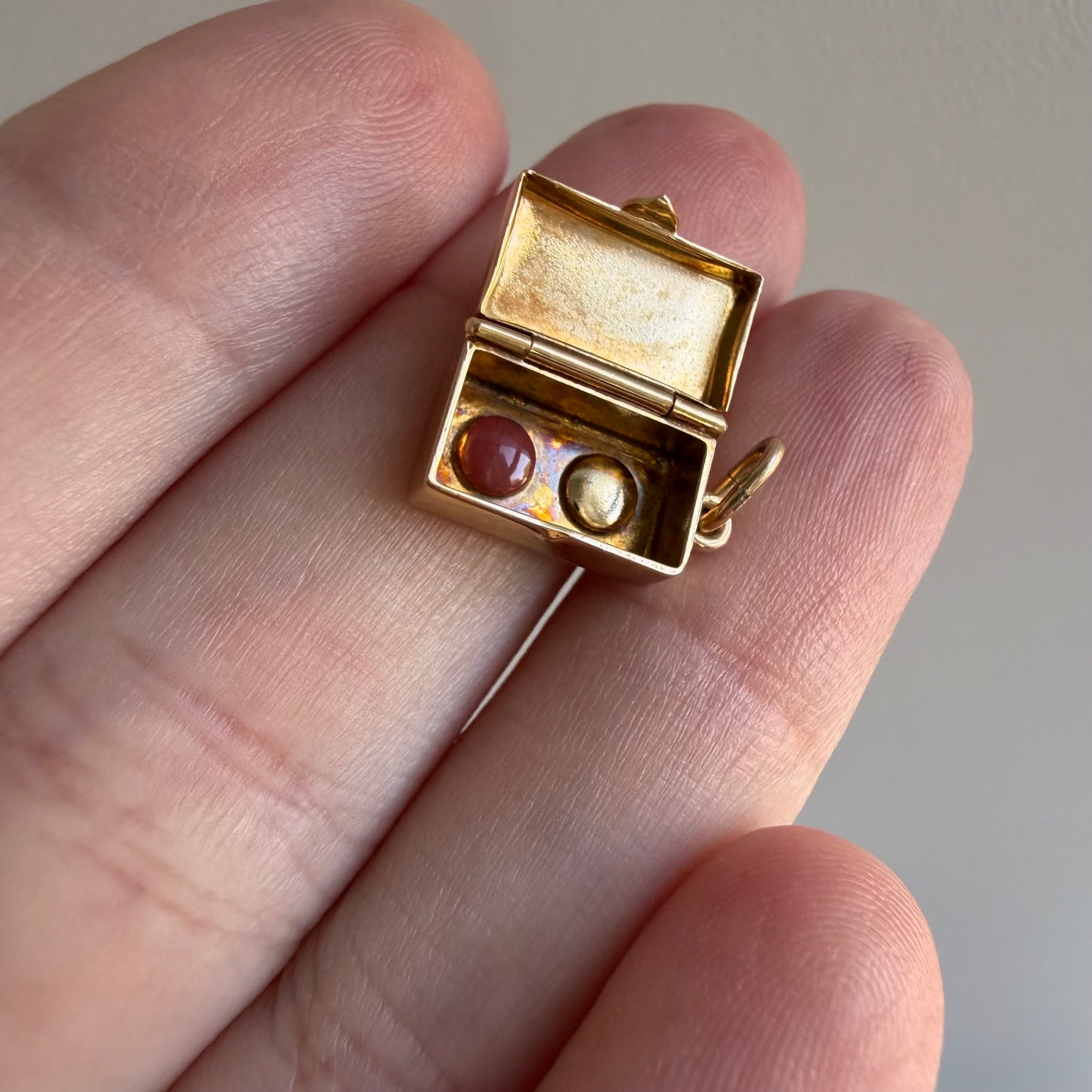 V I N T A G E // for tiny spells / 10k treasure chest / a charm or pendant