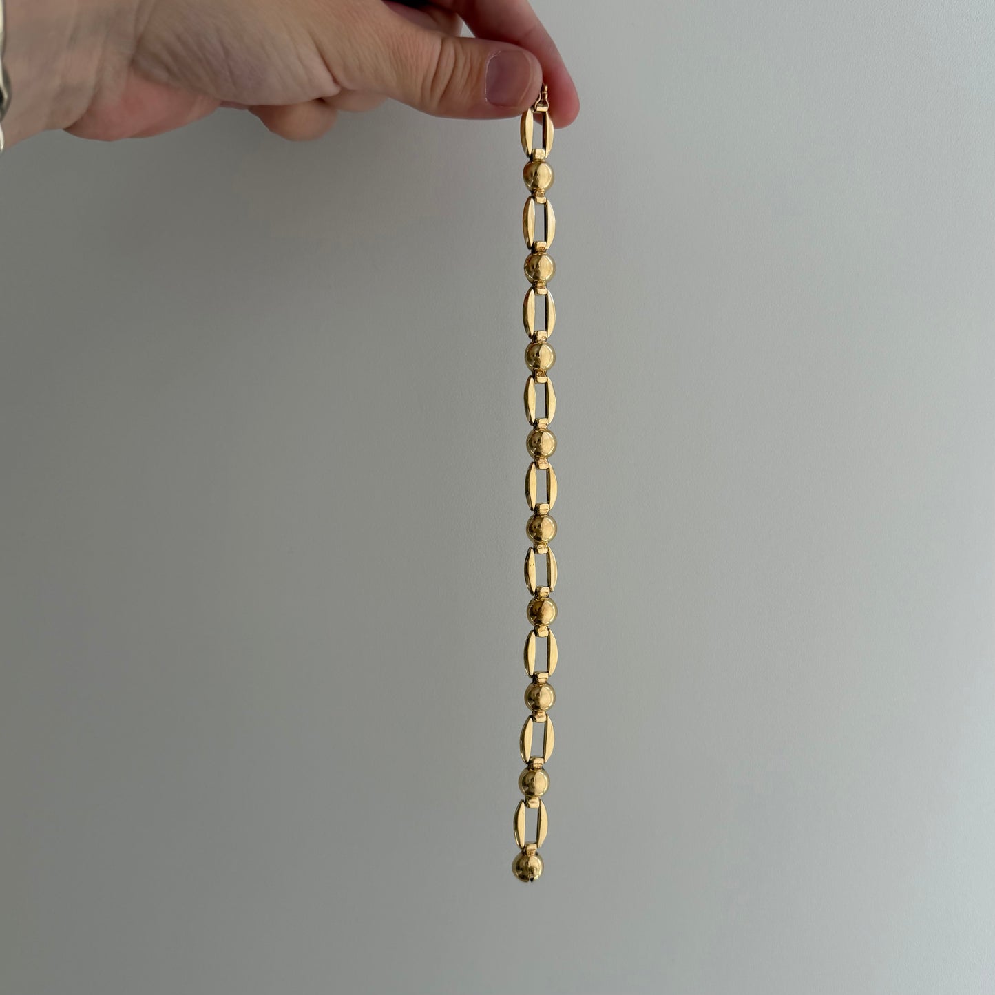 V I N T A G E // almost anchor / fancy hollow open and orb flat link bracelet / 7.5", 7.8g