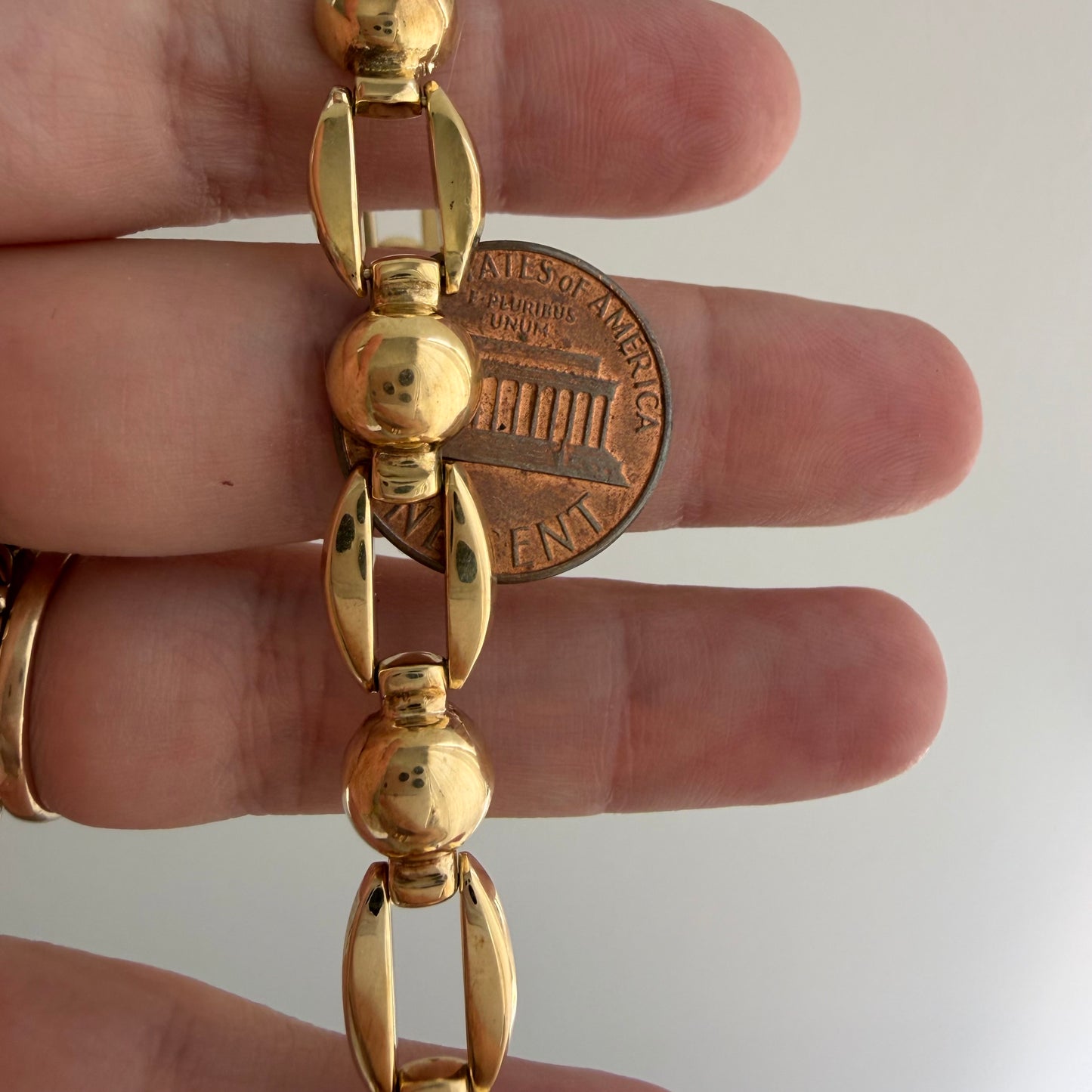 V I N T A G E // almost anchor / fancy hollow open and orb flat link bracelet / 7.5", 7.8g