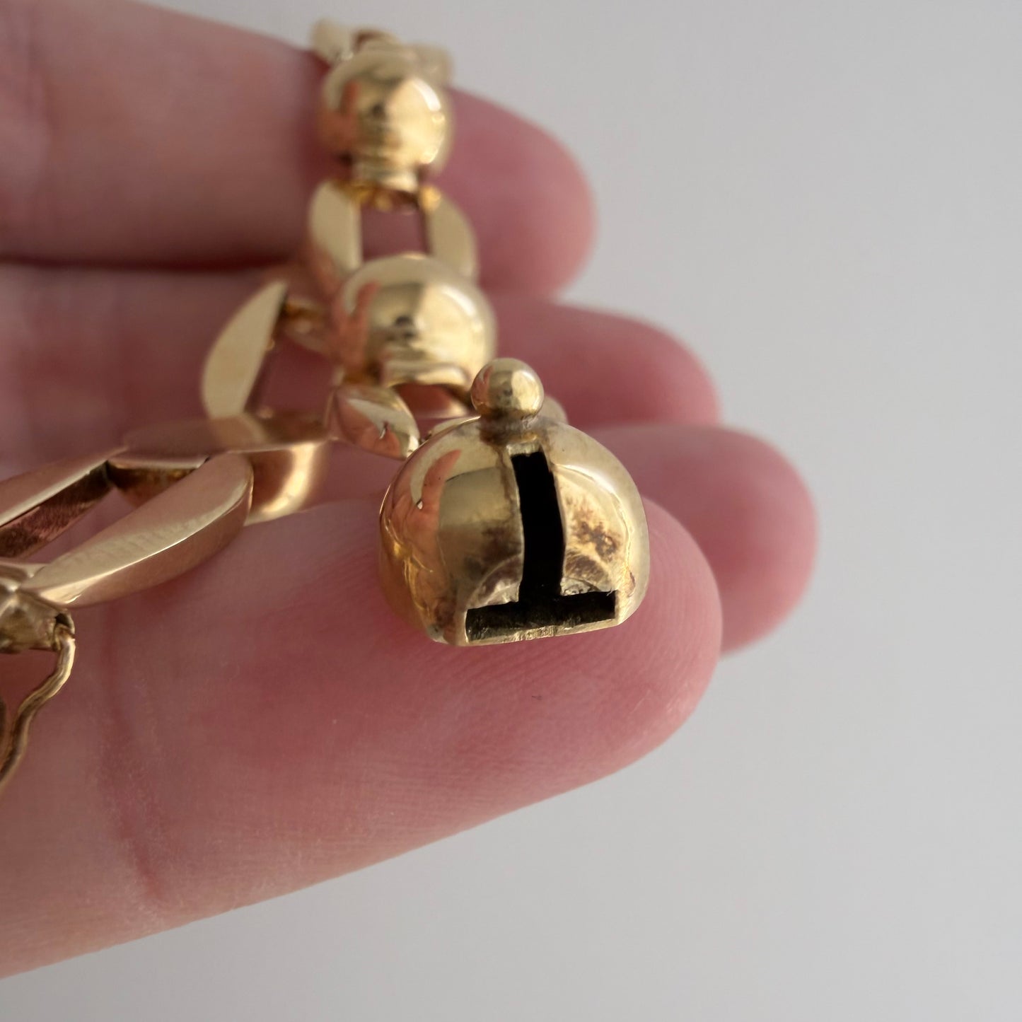 V I N T A G E // almost anchor / fancy hollow open and orb flat link bracelet / 7.5", 7.8g