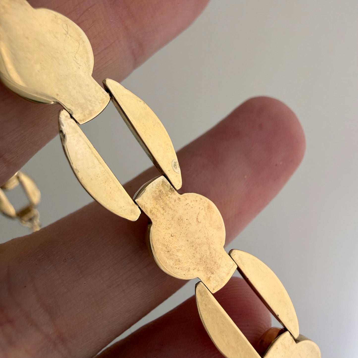 V I N T A G E // almost anchor / fancy hollow open and orb flat link bracelet / 7.5", 7.8g