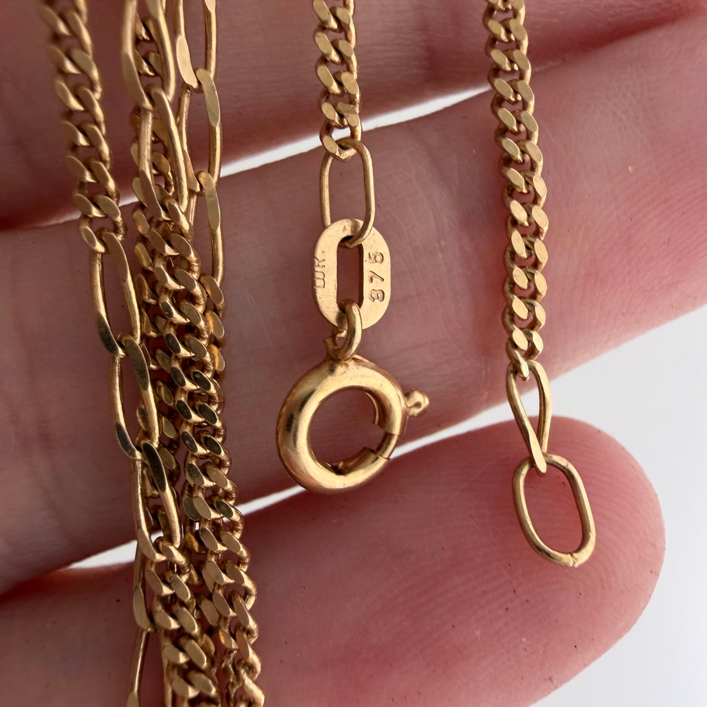 V I N T A G E // in threes / 9k fancy figaro link chain / 22", 3.7g